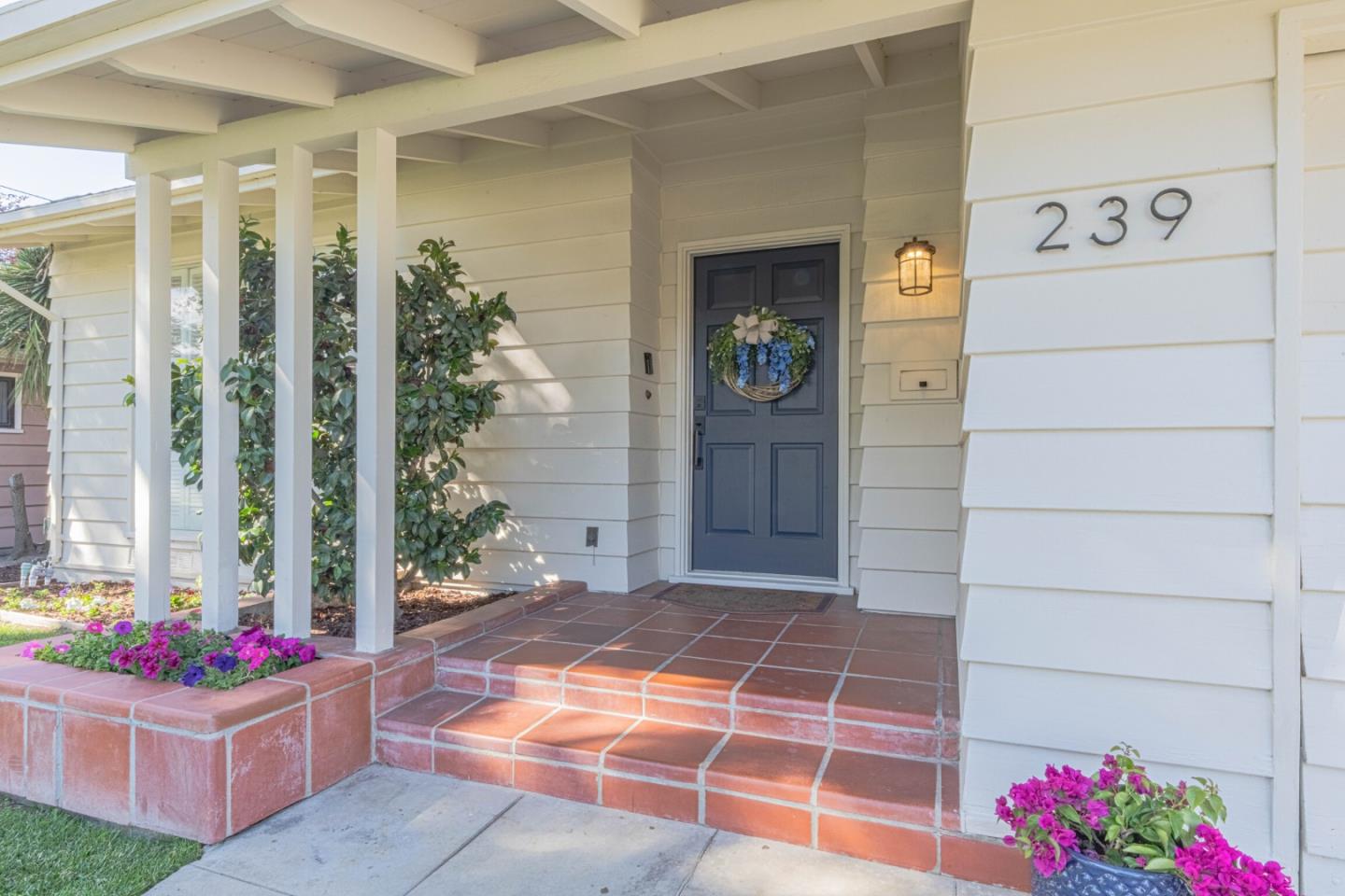 239 Oak Street