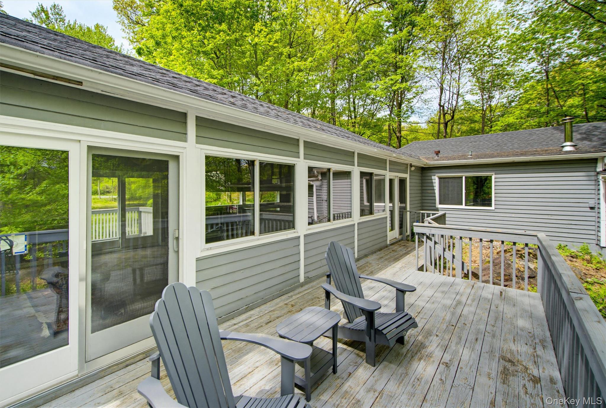 98 Mount Airy Road S