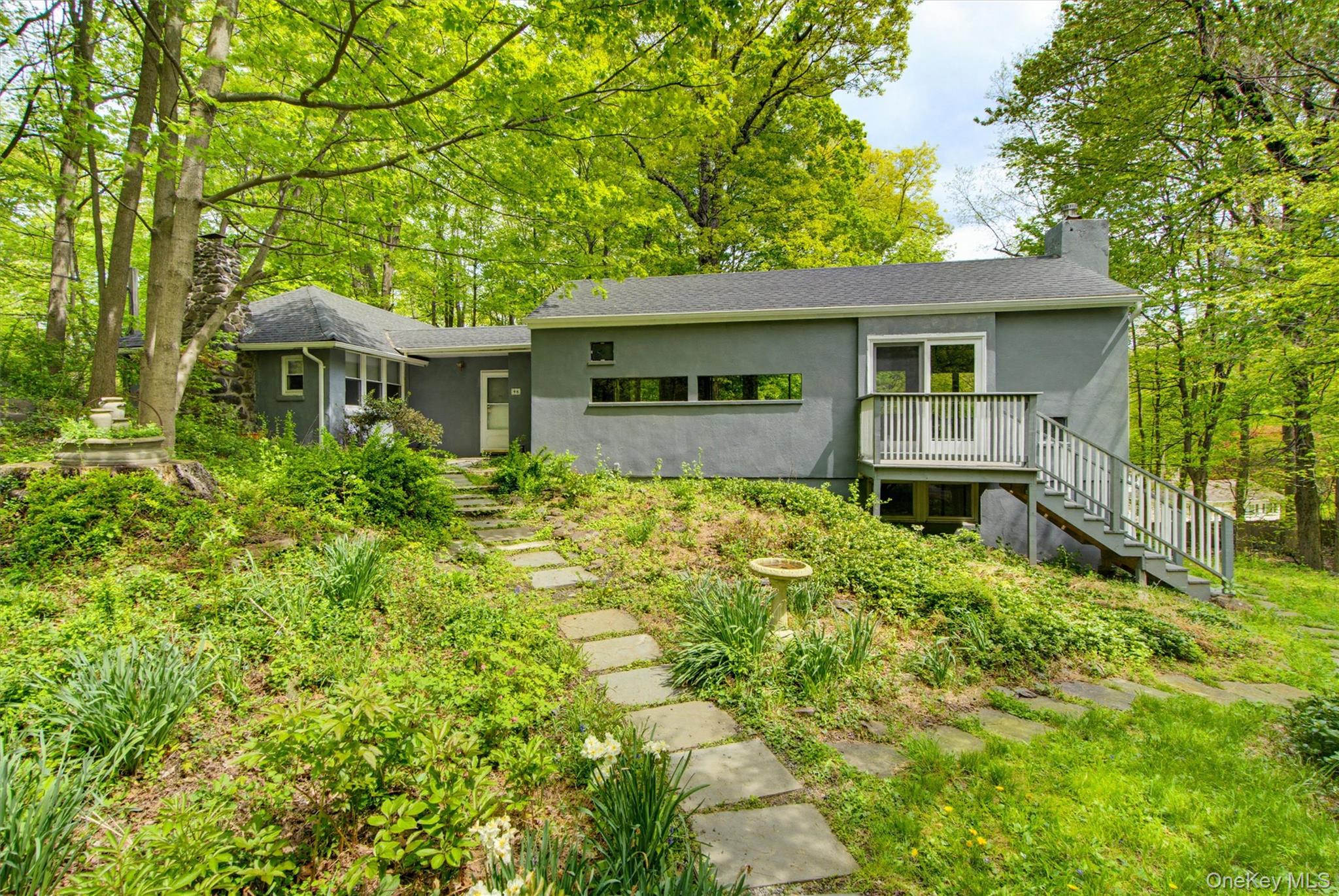 98 Mount Airy Road S