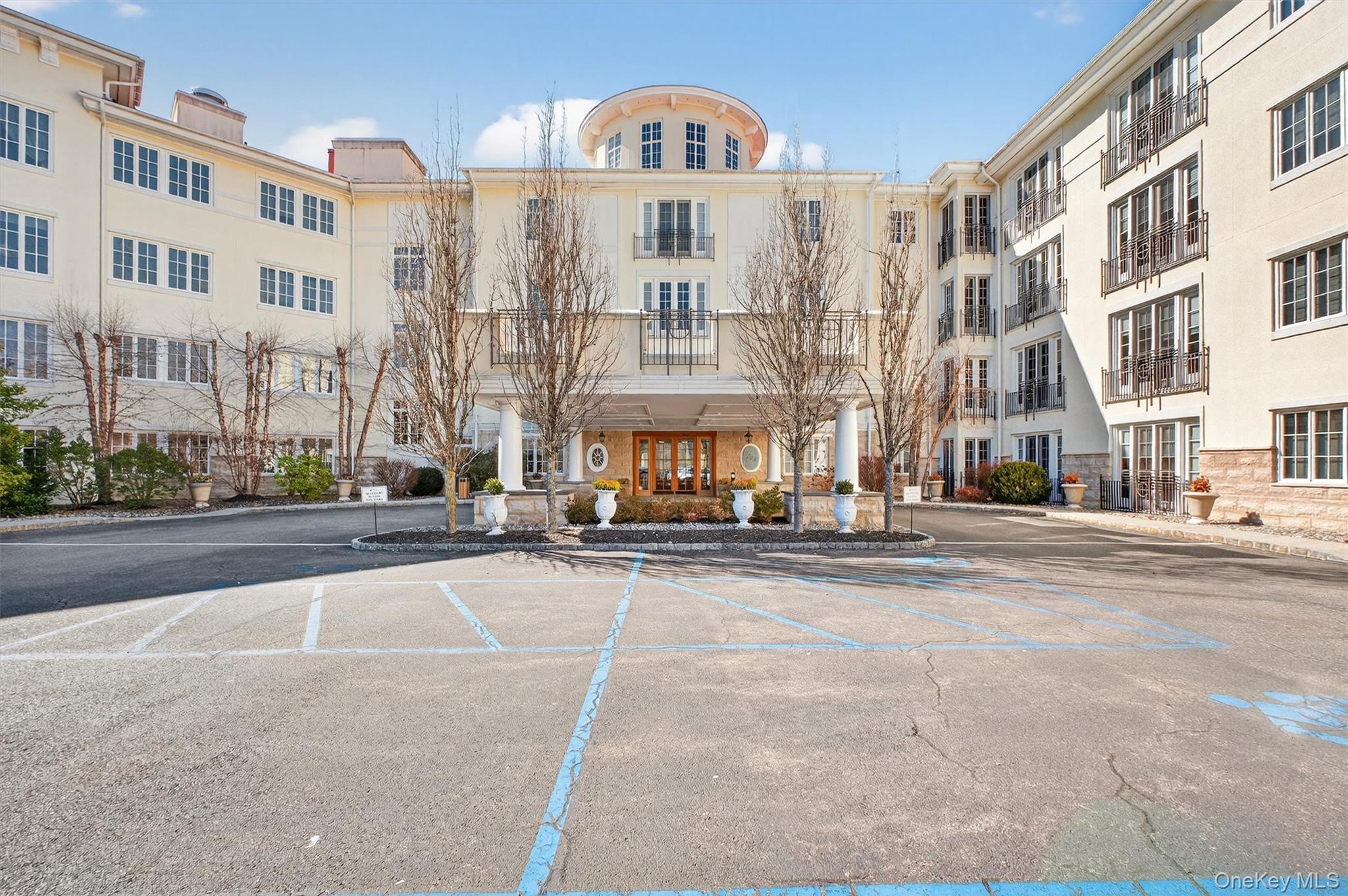 427 Trump Park Unit: 427A