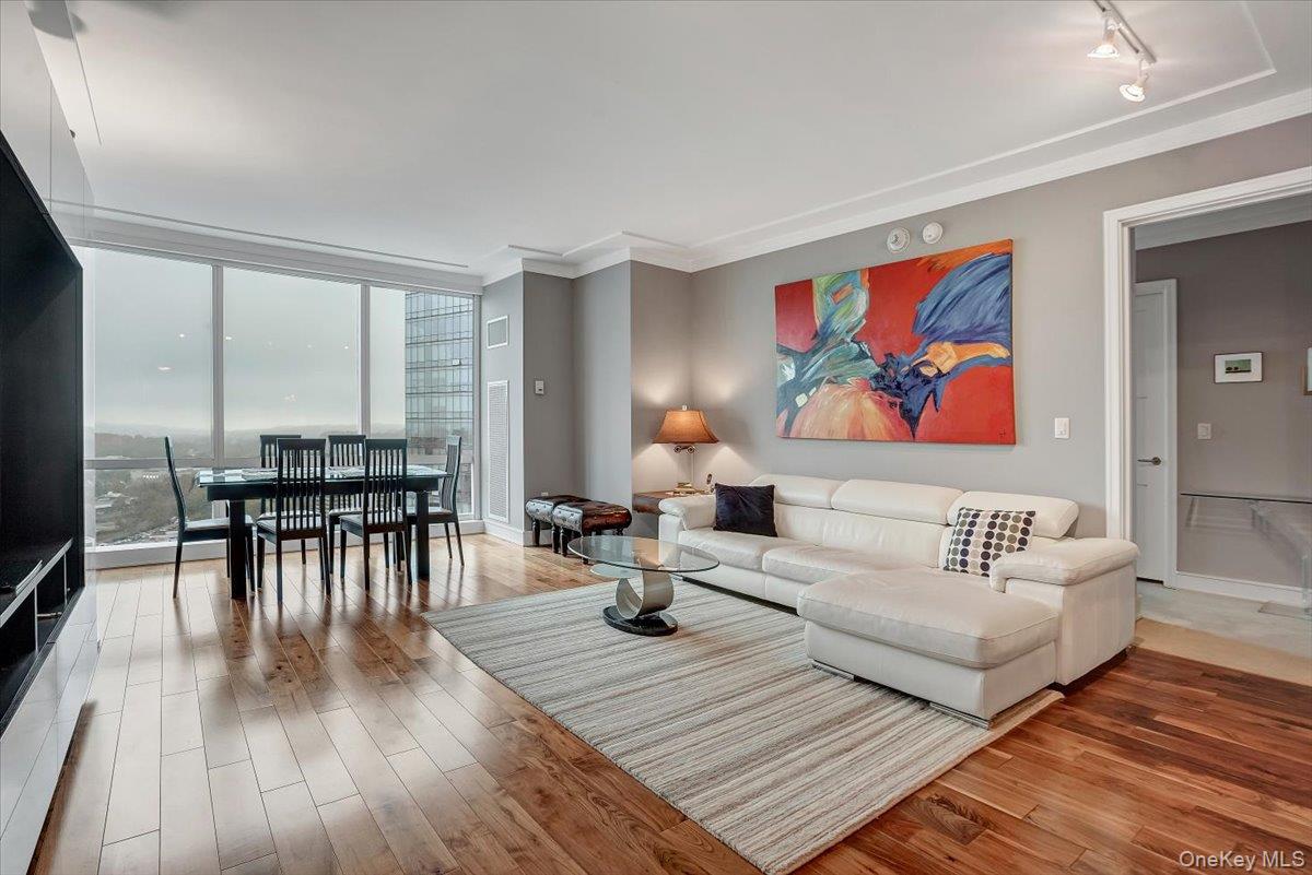 1 Renaissance Square Unit: 24F