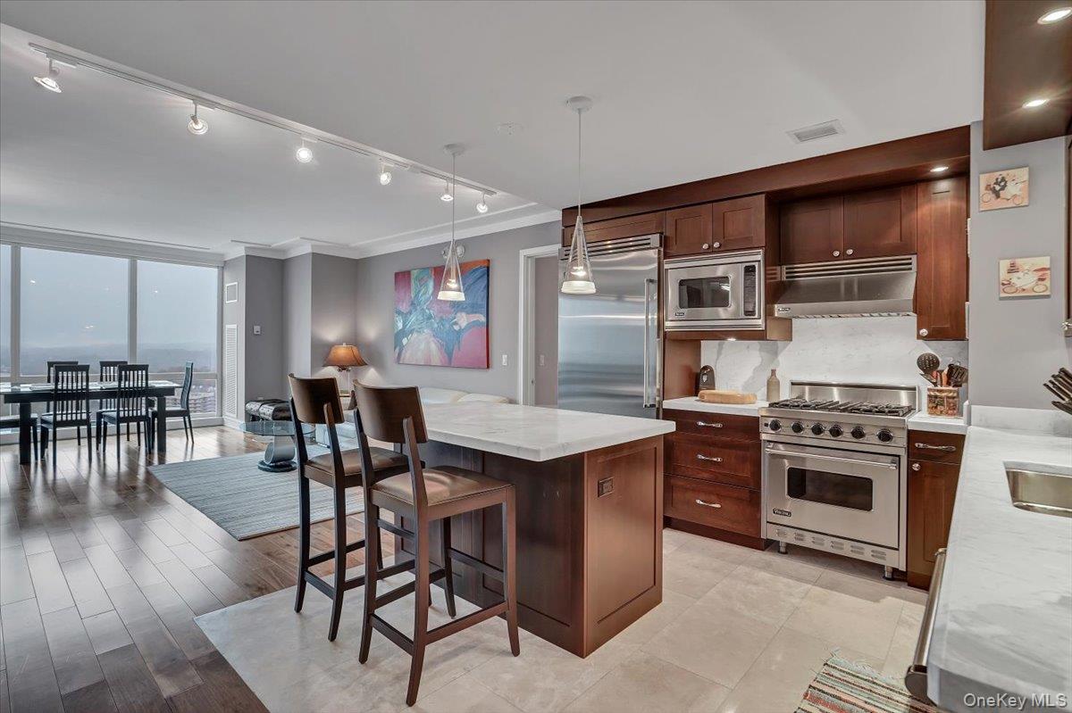 1 Renaissance Square Unit: 24F