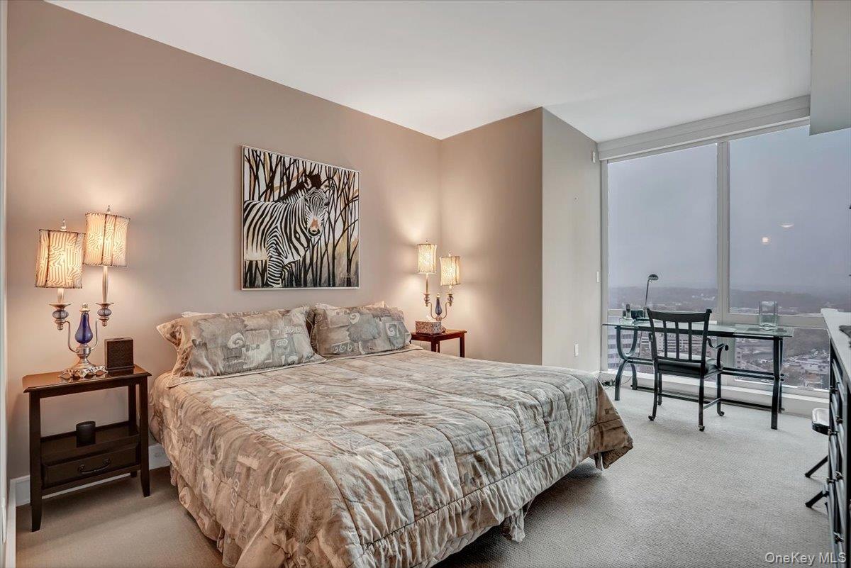 1 Renaissance Square Unit: 24F