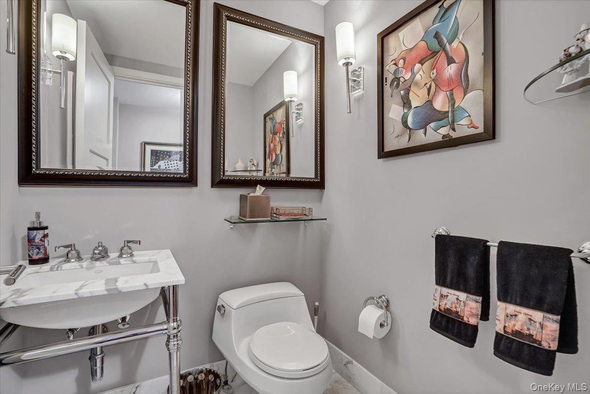 1 Renaissance Square Unit: 24F