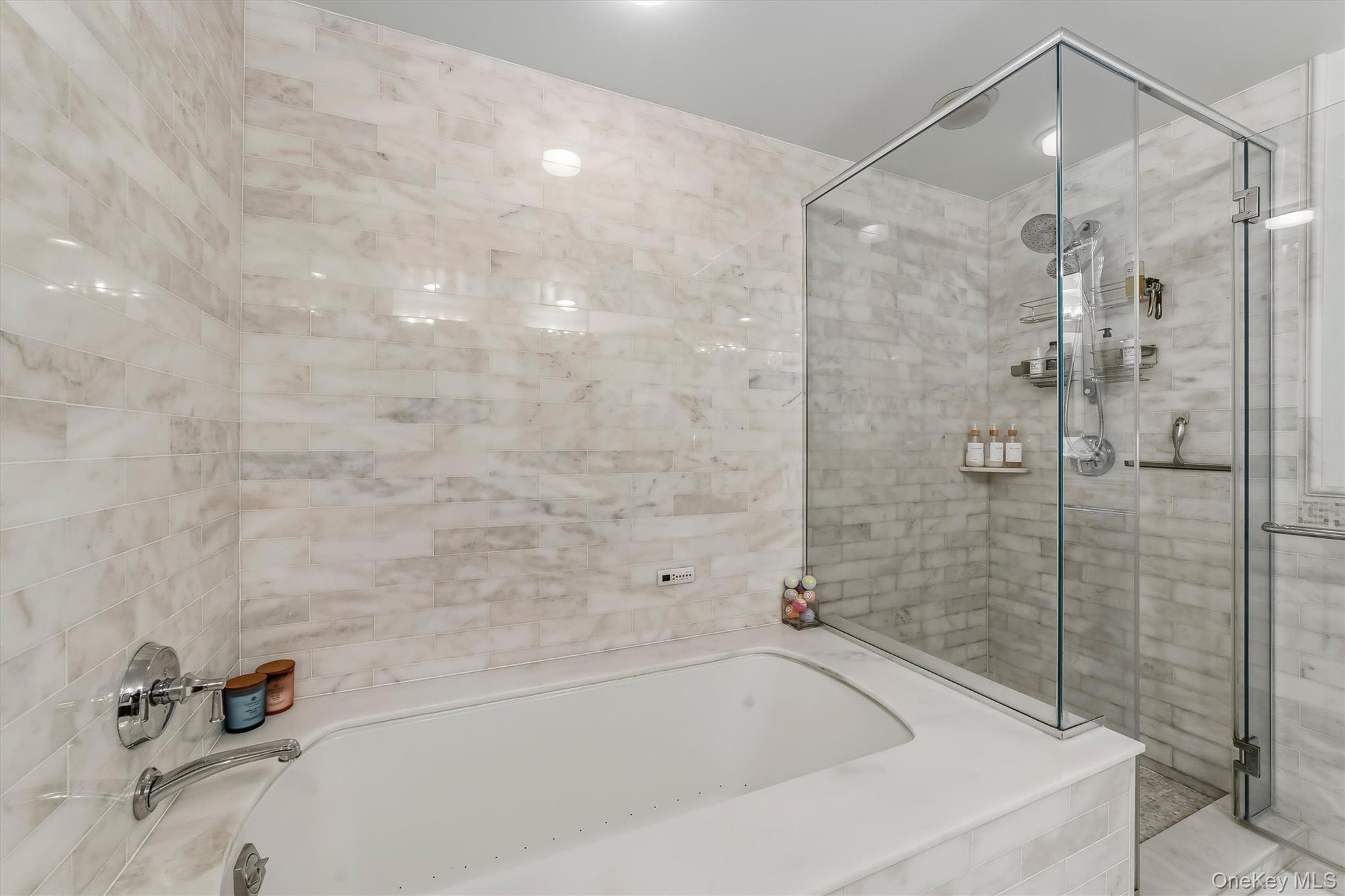1 Renaissance Square Unit: 24F