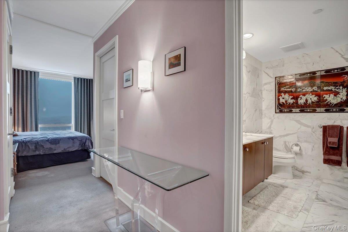 1 Renaissance Square Unit: 24F