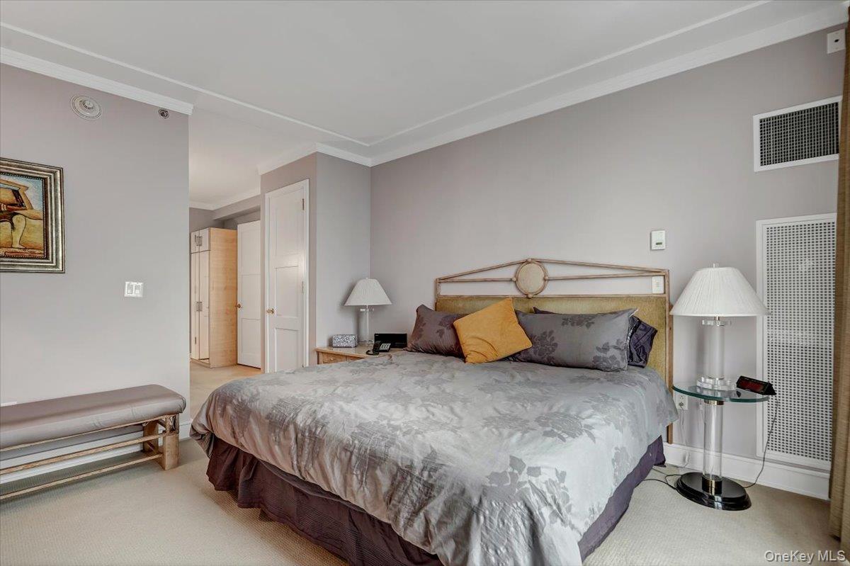 1 Renaissance Square Unit: 24F