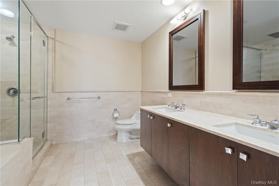 1 Renaissance Square Unit: 21E