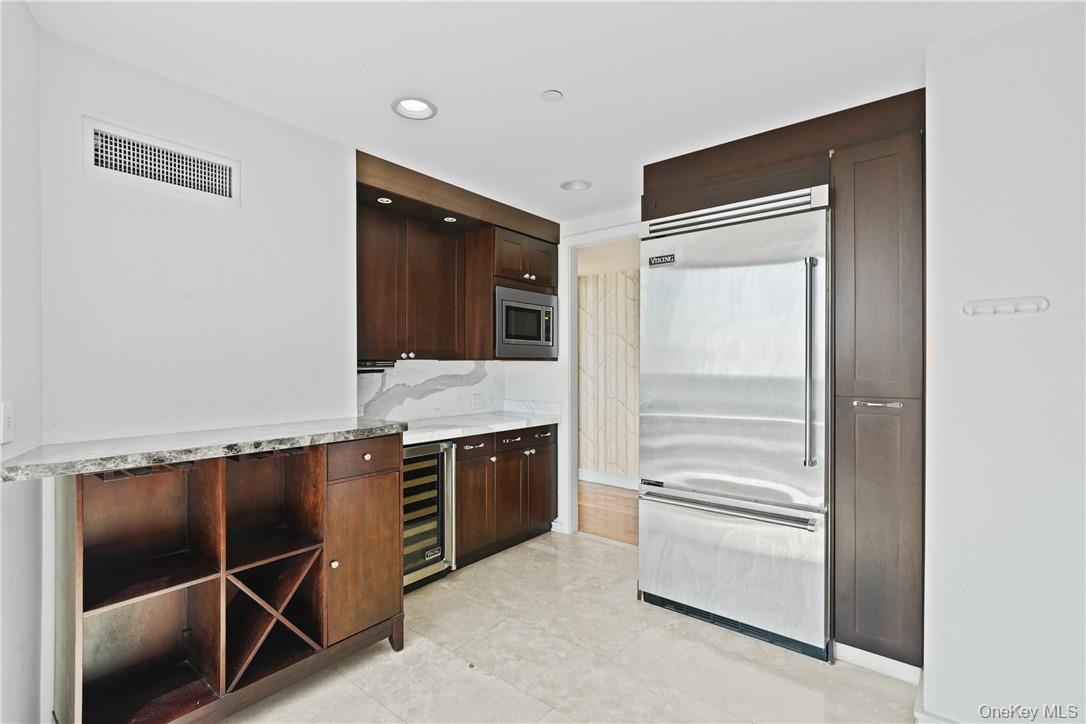 1 Renaissance Square Unit: 21E