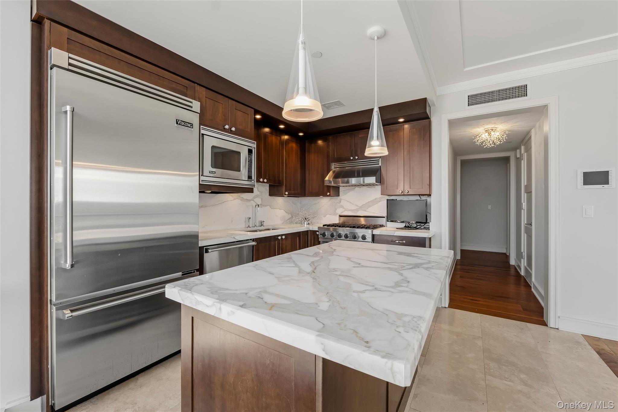 1 Renaissance Square Unit: V6G