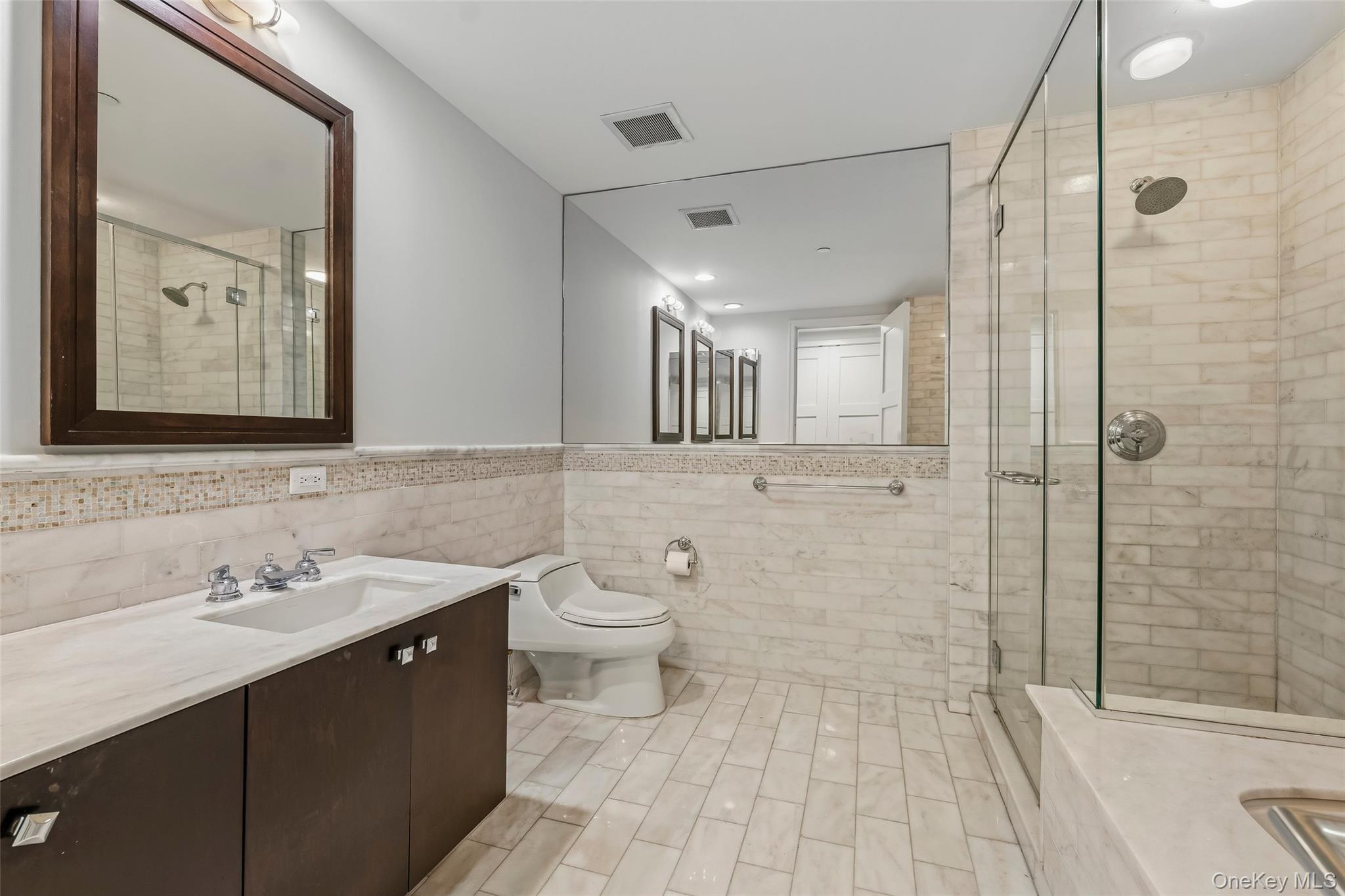 1 Renaissance Square Unit: V6G