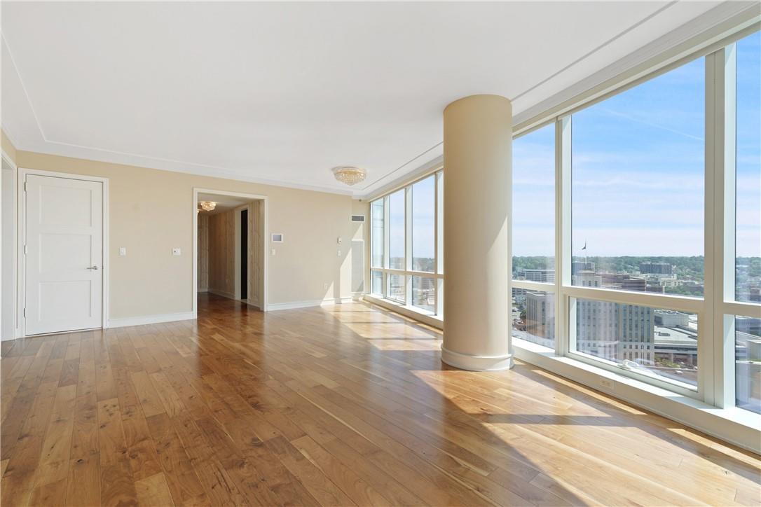 1 Renaissance Square Unit: V9E