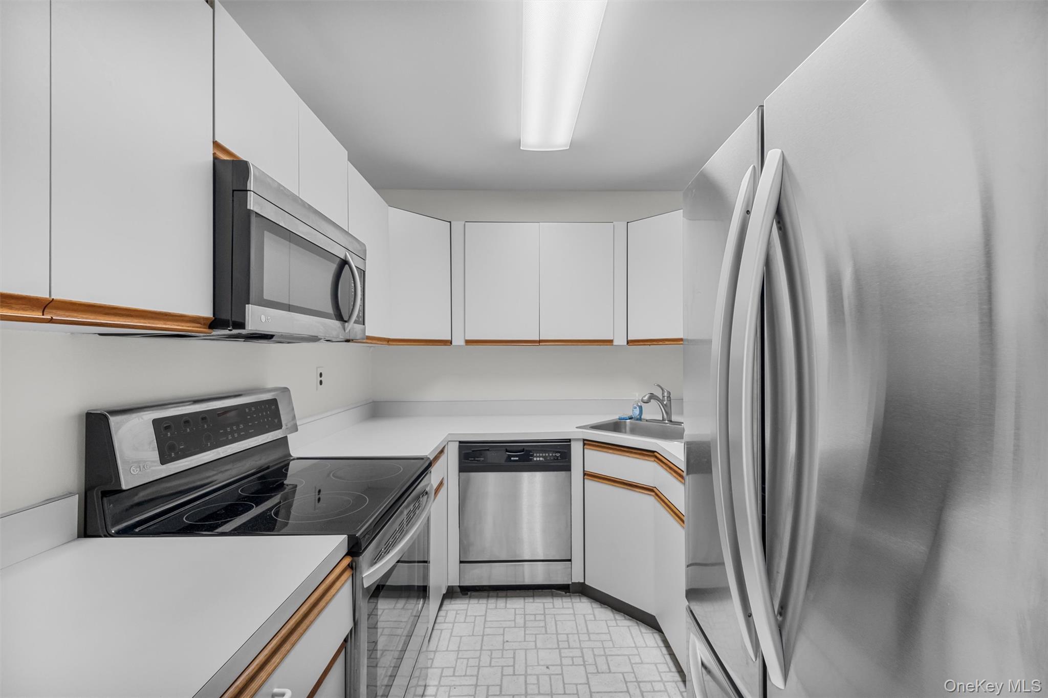 156 Carriage Court Unit: G