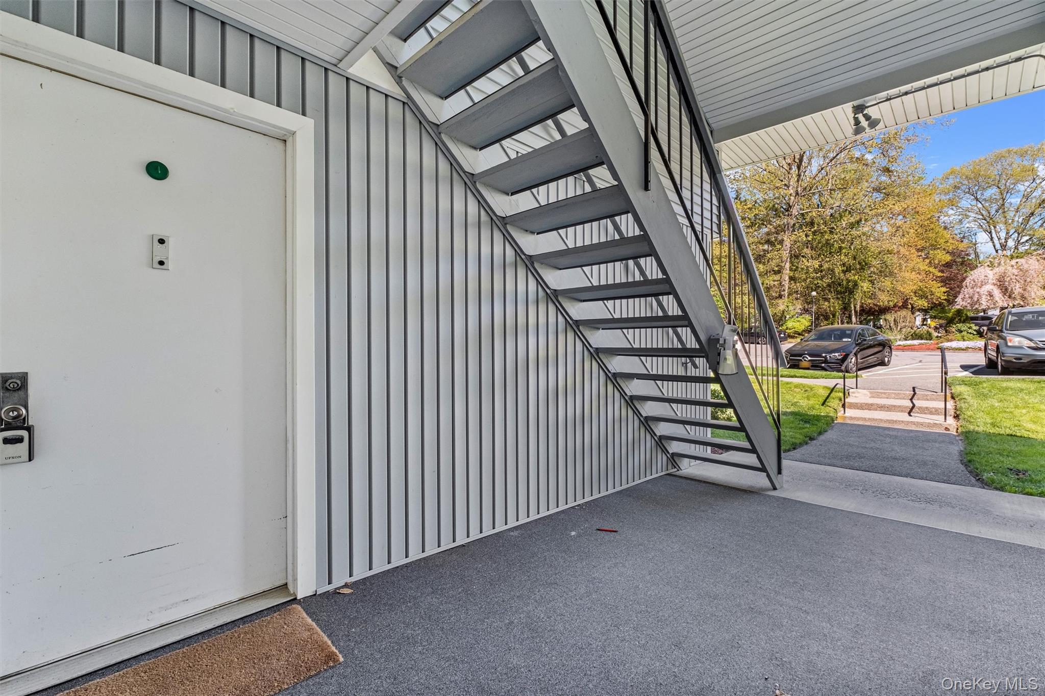 156 Carriage Court Unit: G