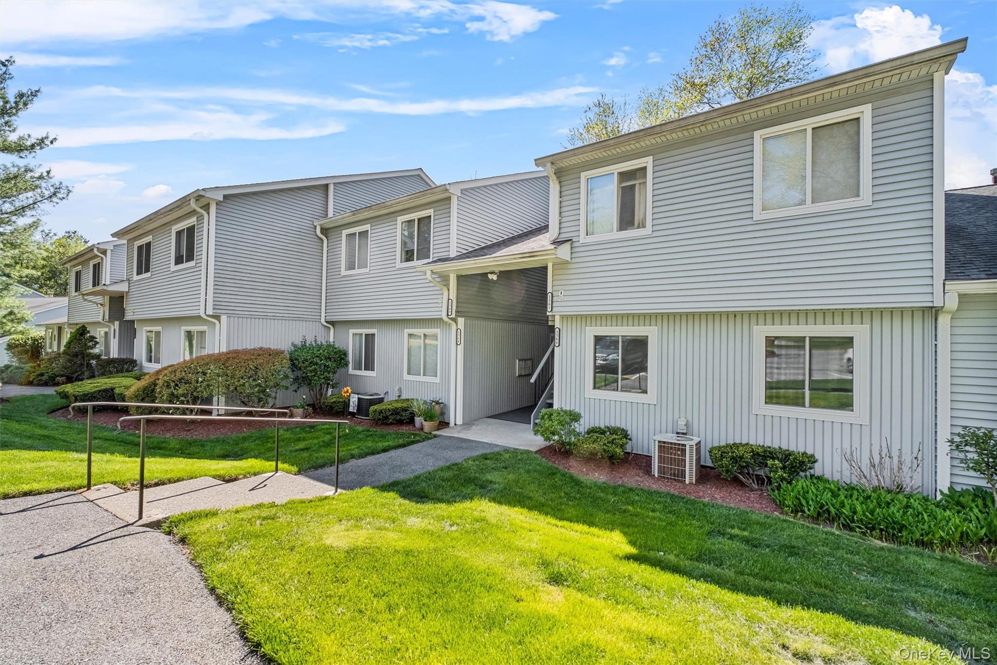 156 Carriage Court Unit: G