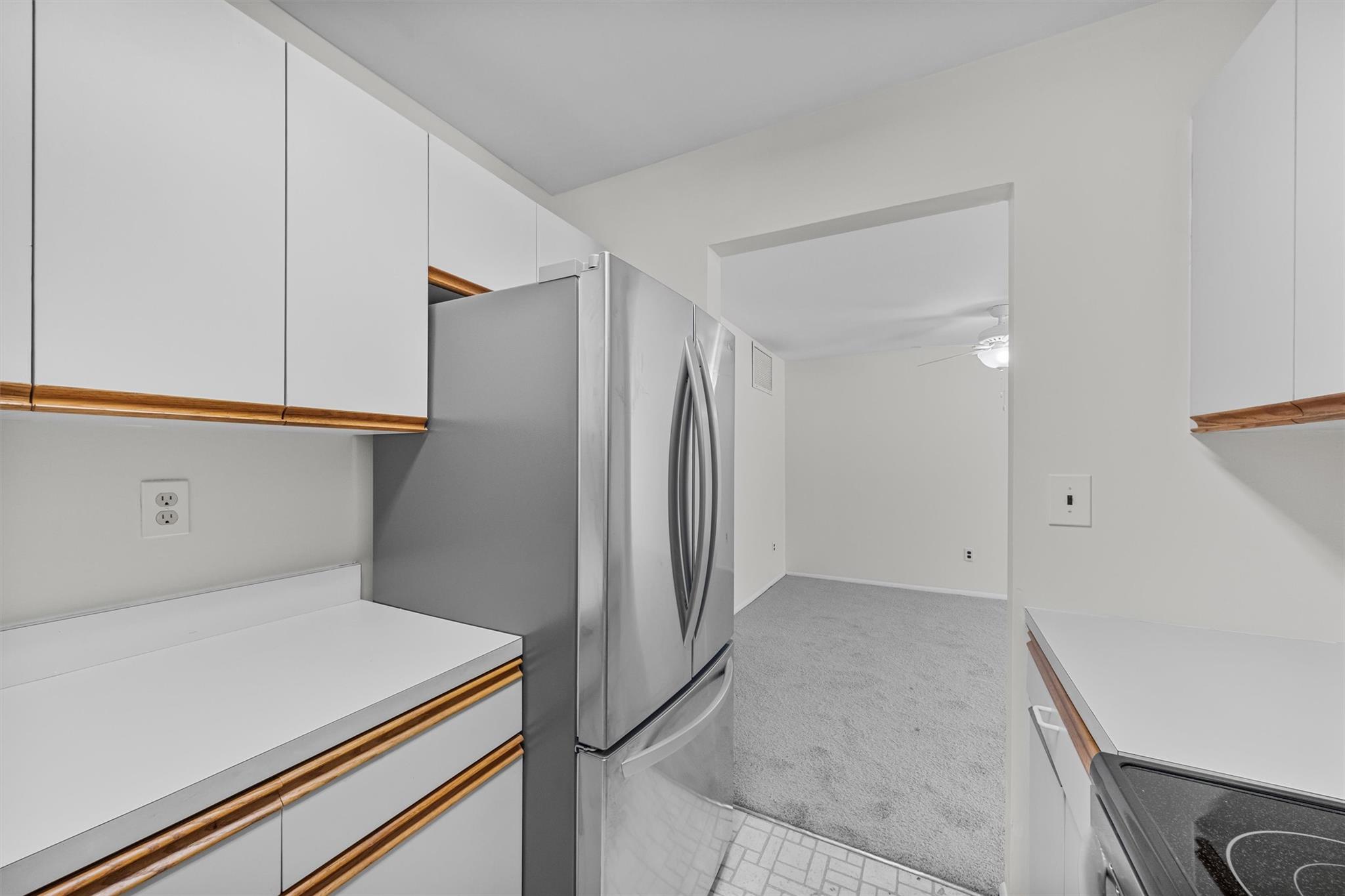 156 Carriage Court Unit: G