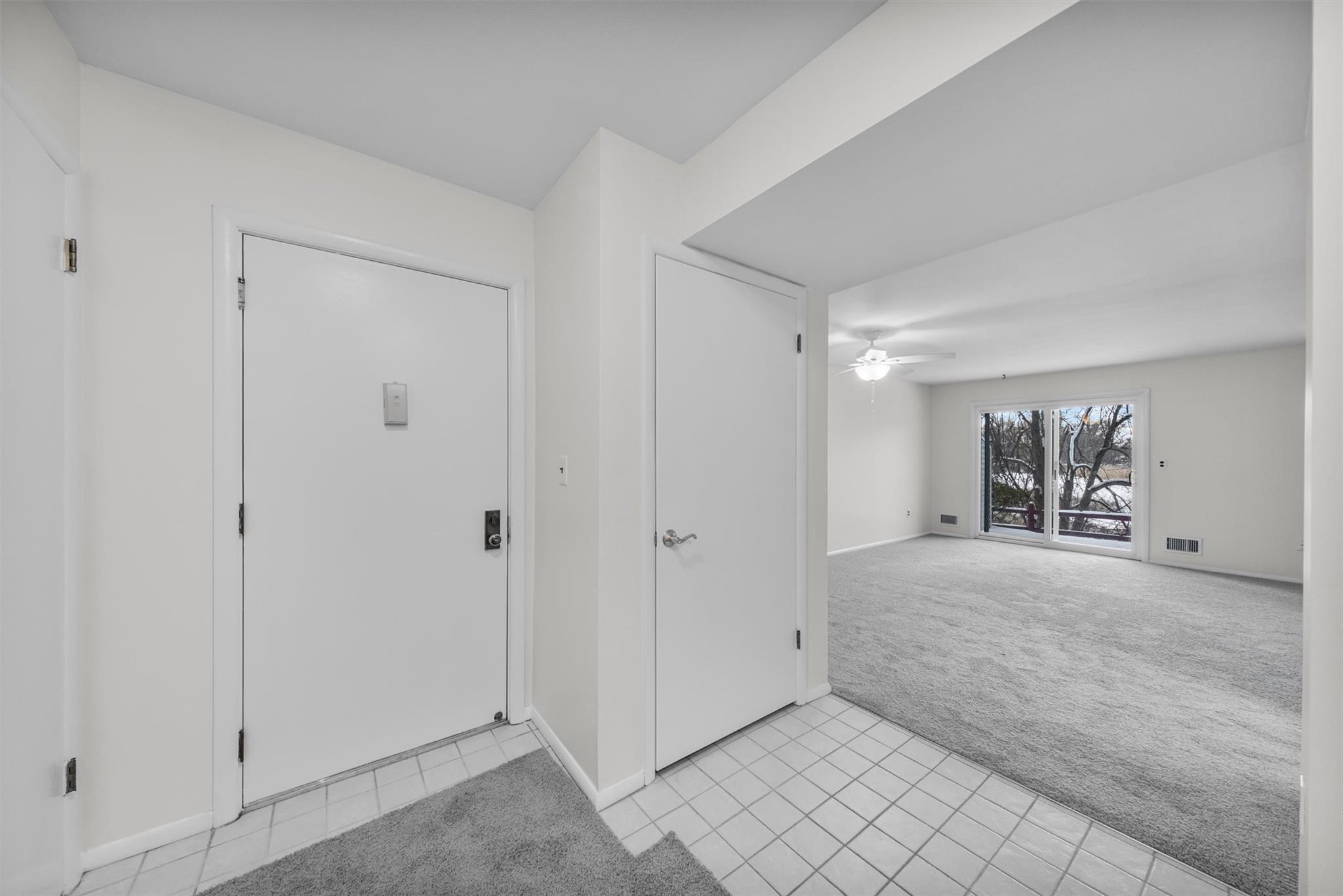 156 Carriage Court Unit: G