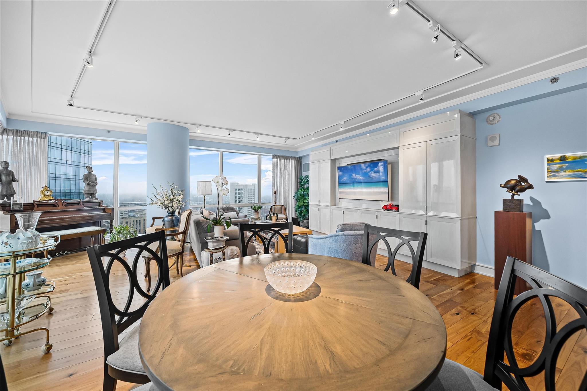5 Renaissance Square Unit: 23G