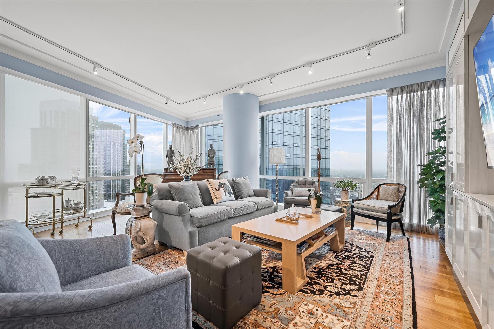 5 Renaissance Square Unit: 23G