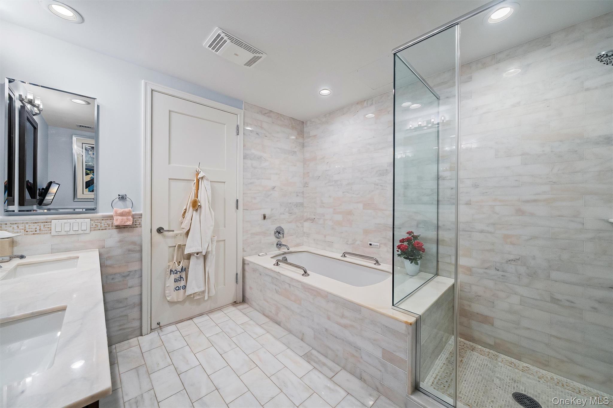 5 Renaissance Square Unit: 23G