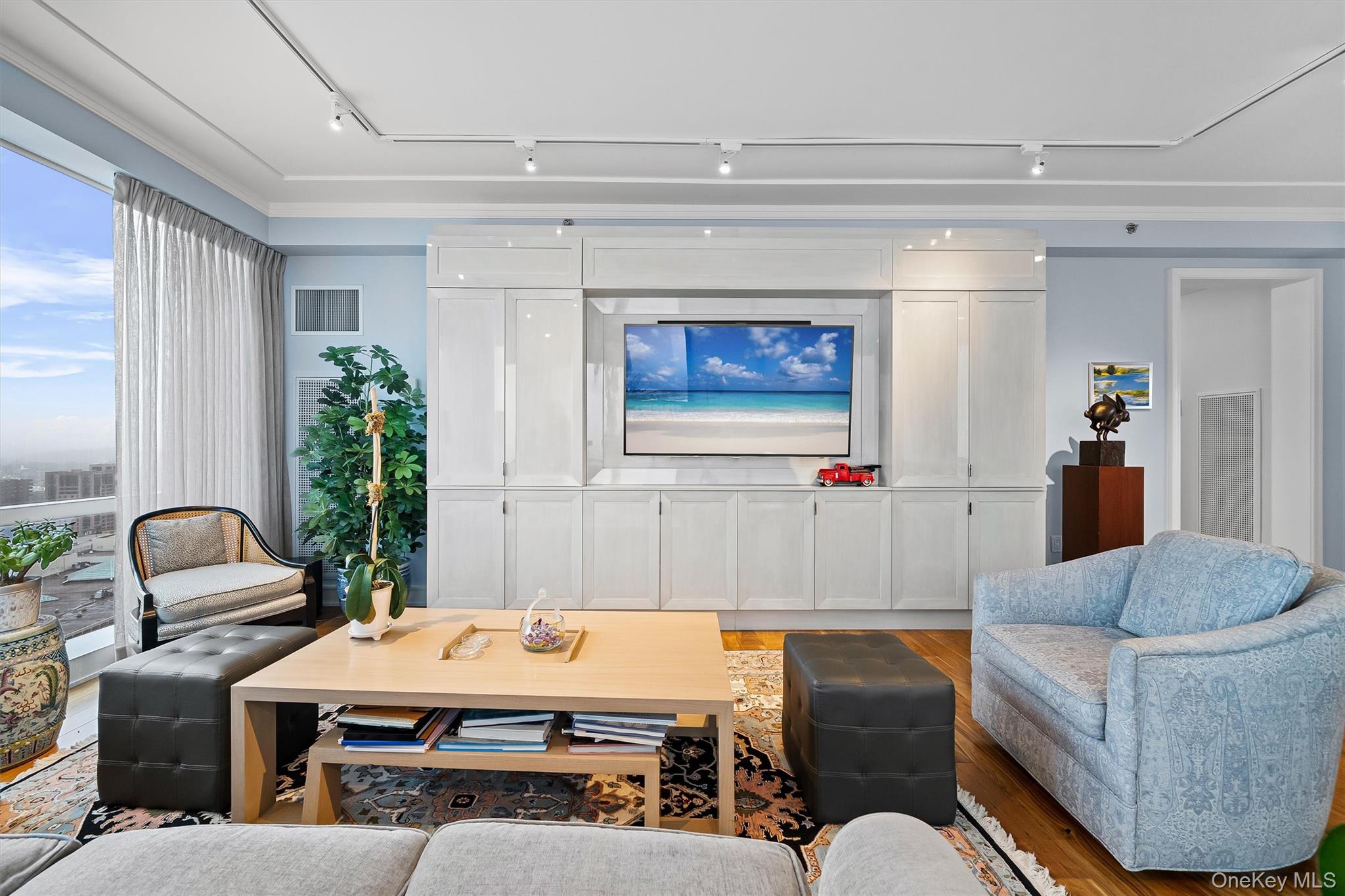 5 Renaissance Square Unit: 23G