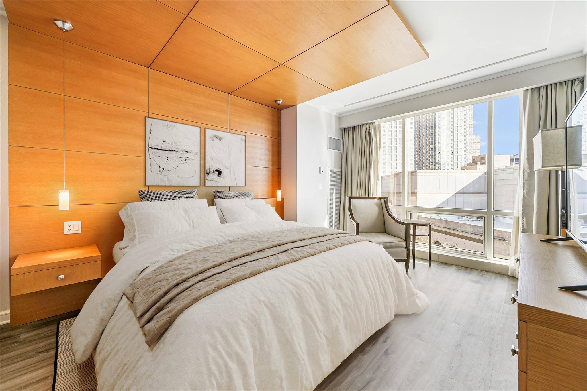 1 Renaissance Square Unit: 8E