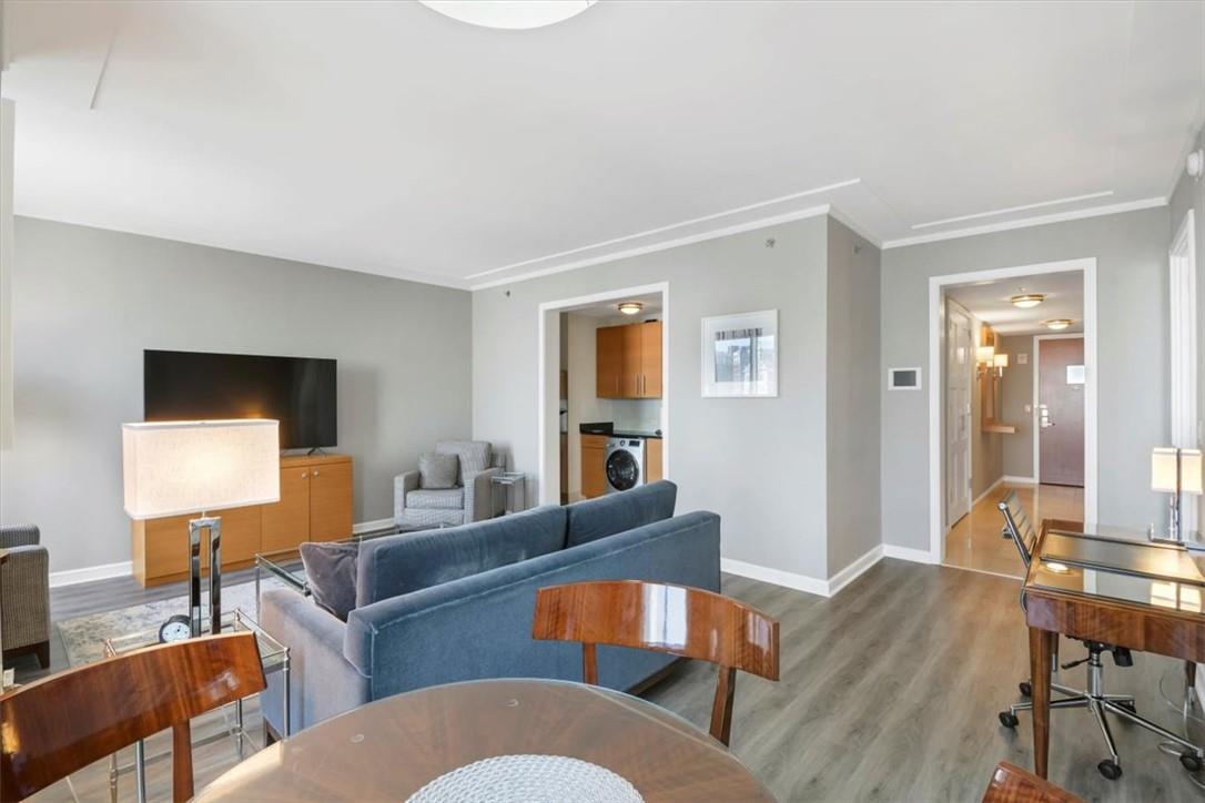 1 Renaissance Square Unit: 8D