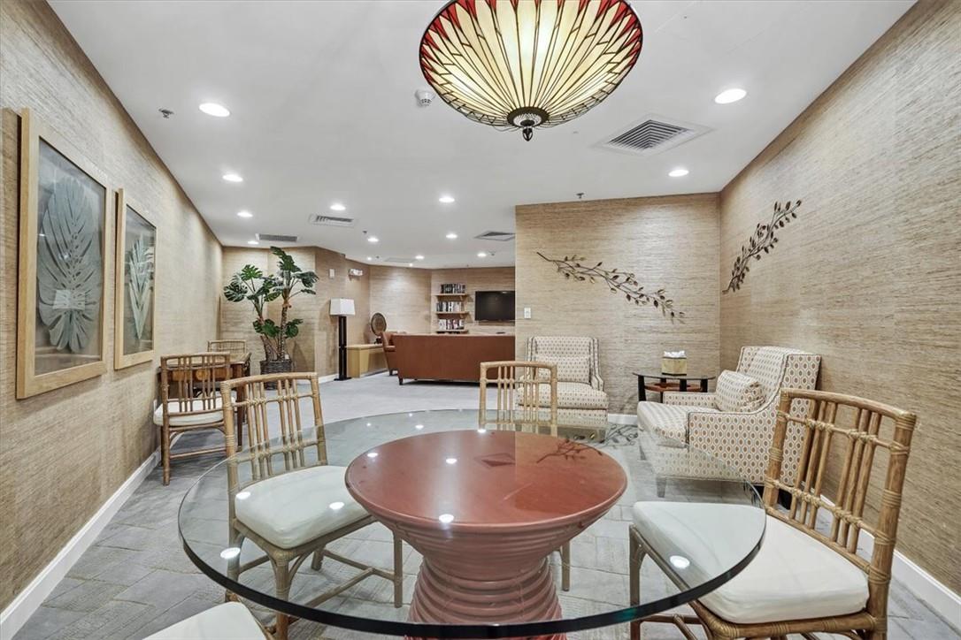 1 Renaissance Square Unit: 8D