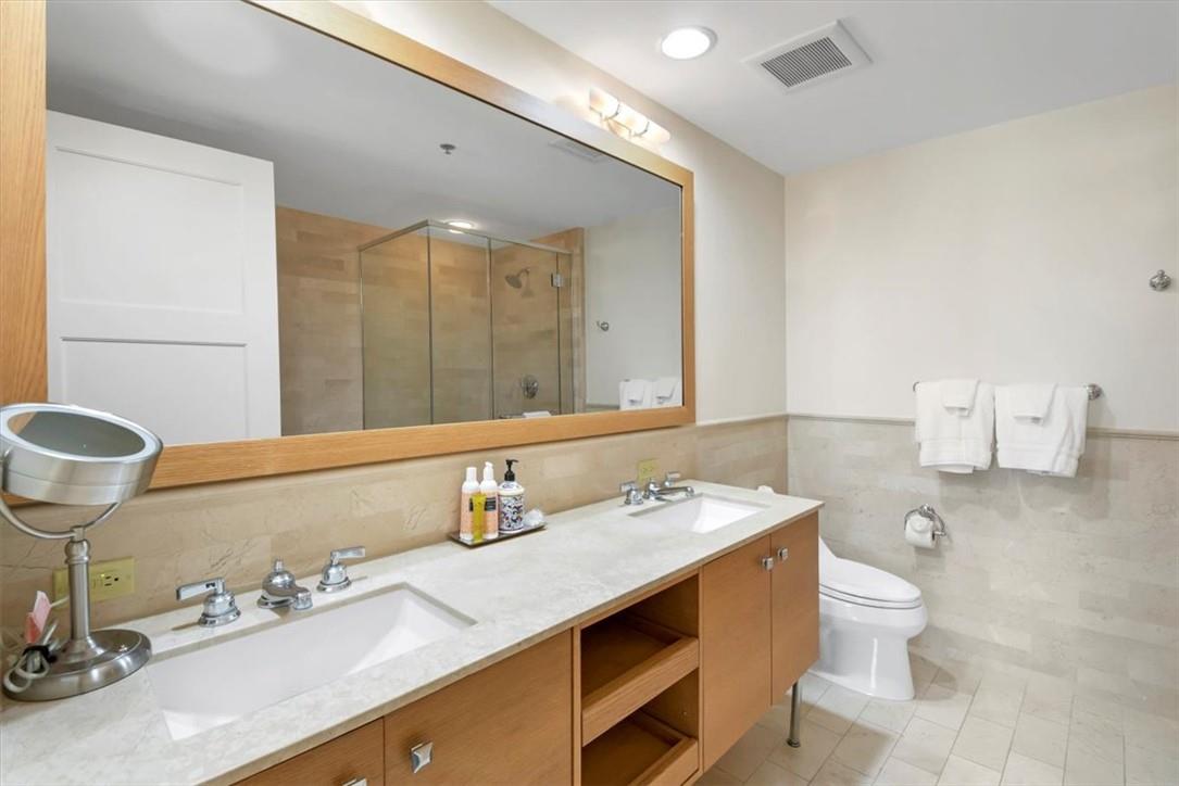 1 Renaissance Square Unit: 8D