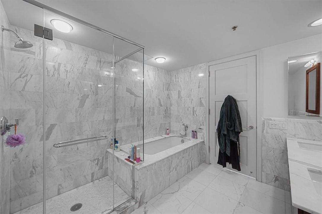 1 Renaissance Square Unit: 14D