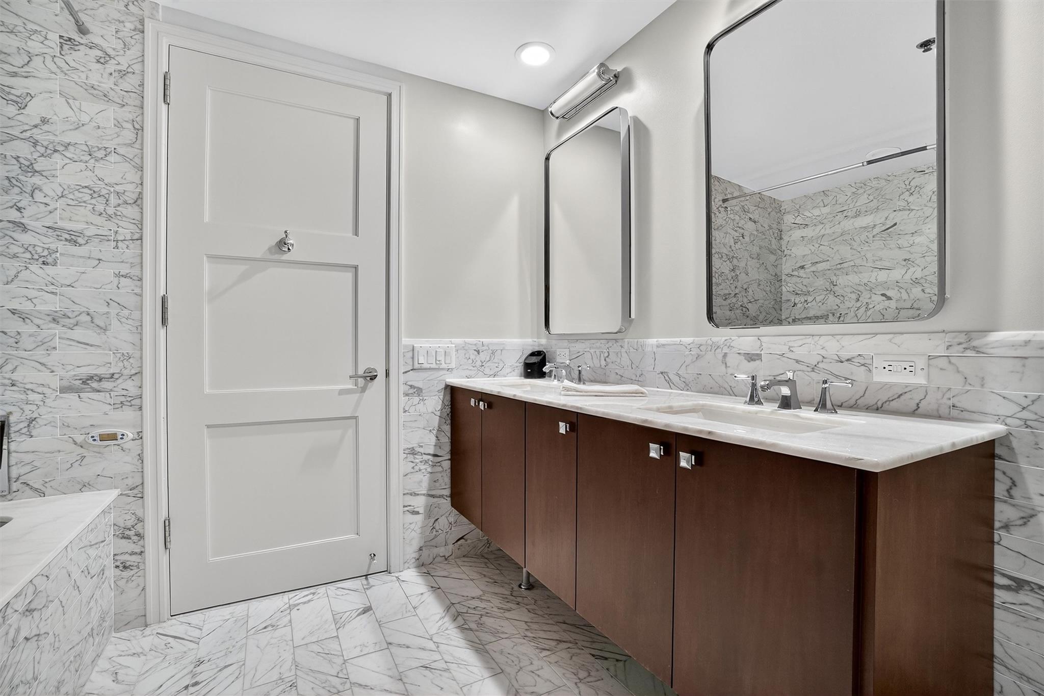 1 Renaissance Square Unit: 14F