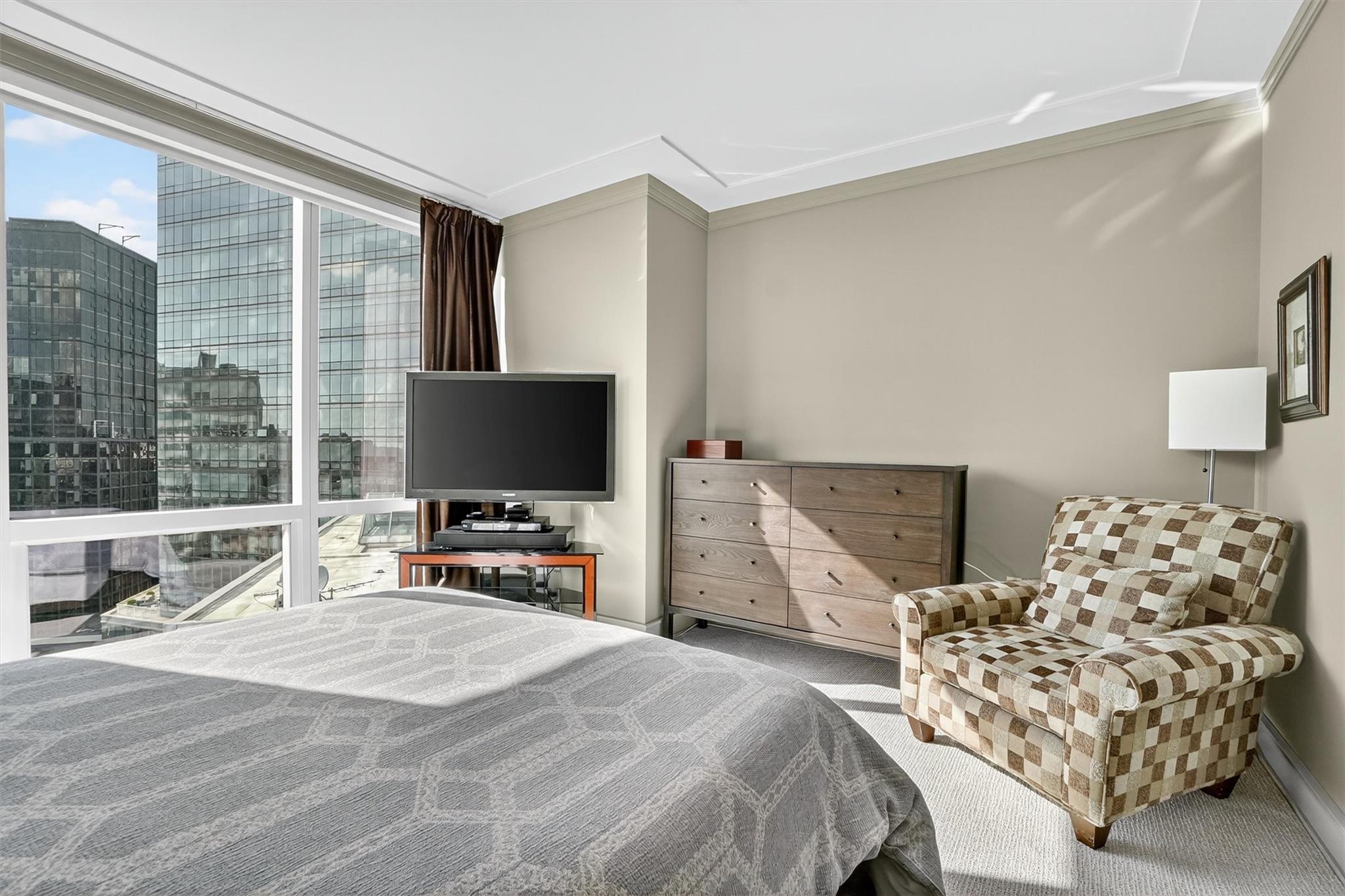 1 Renaissance Square Unit: 14F