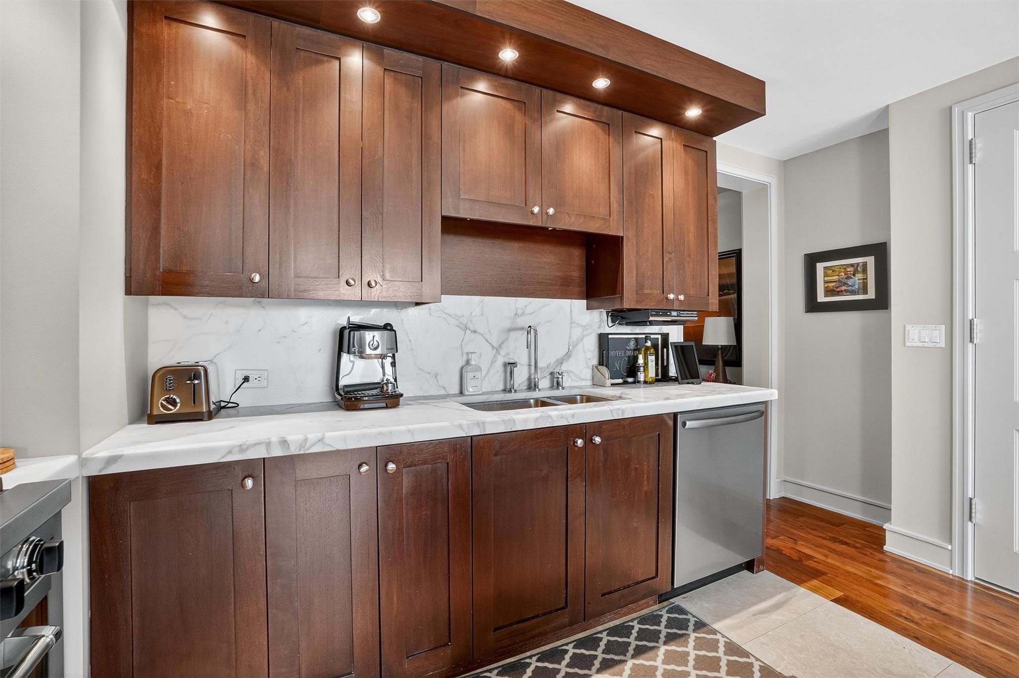 1 Renaissance Square Unit: 14F