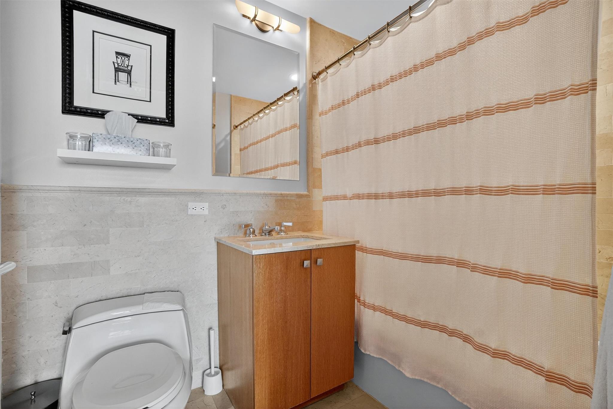 1 Renaissance Square Unit: 14F