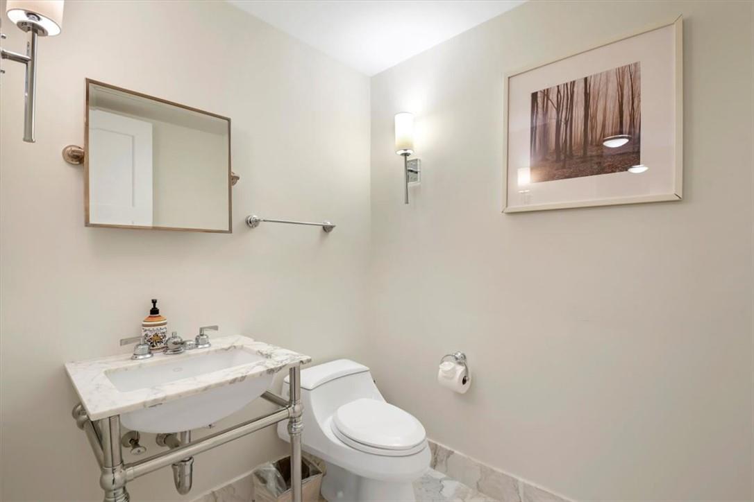 1 Renaissance Square Unit: 8F