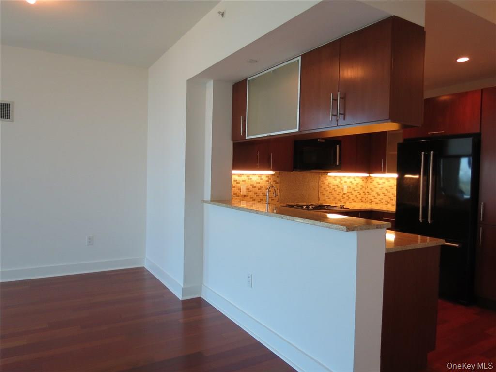 175 Huguenot St Unit: 1801