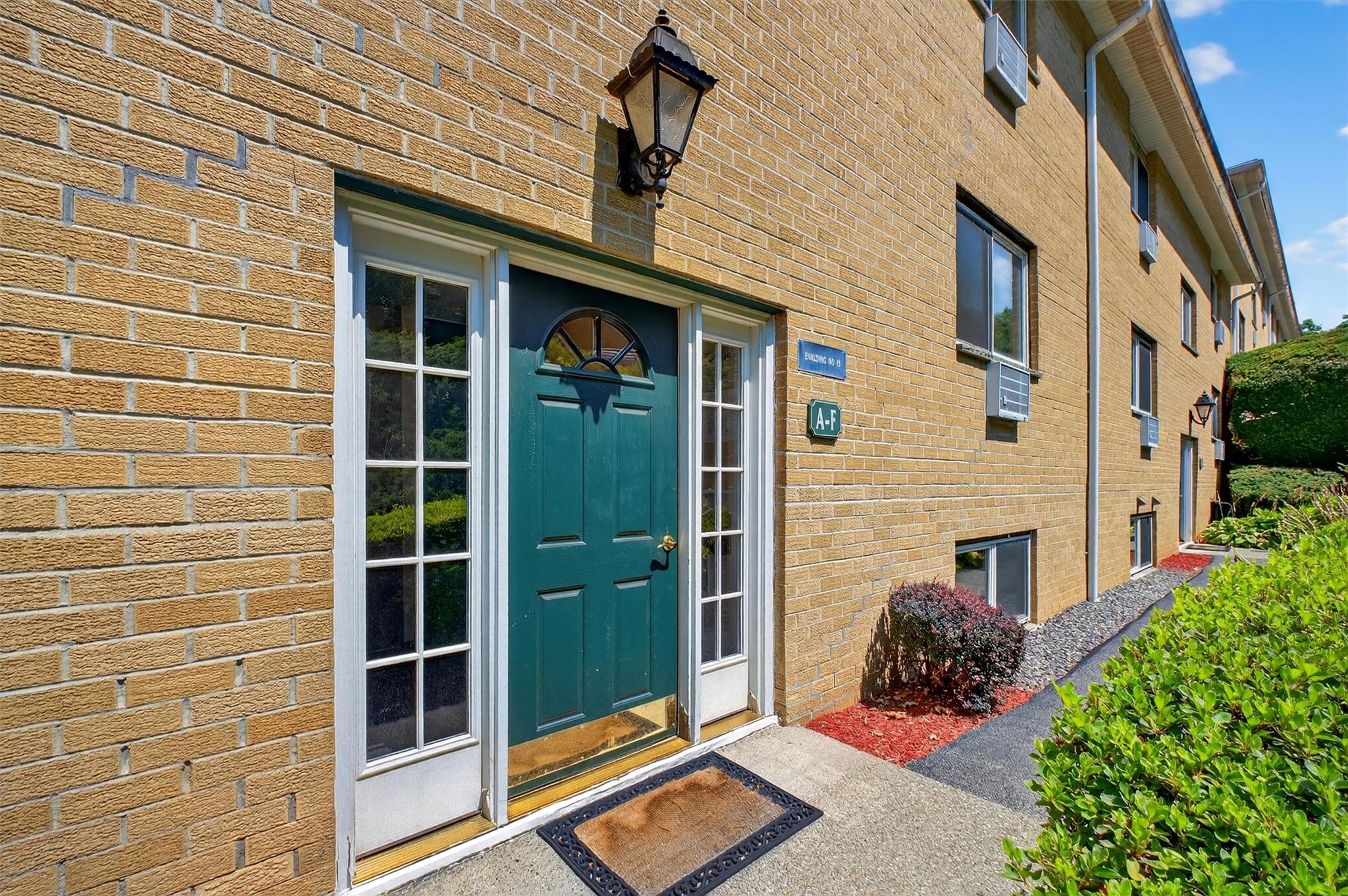 15 Scenic Drive