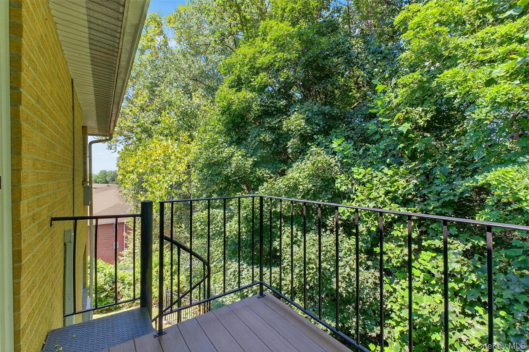 15 Scenic Drive