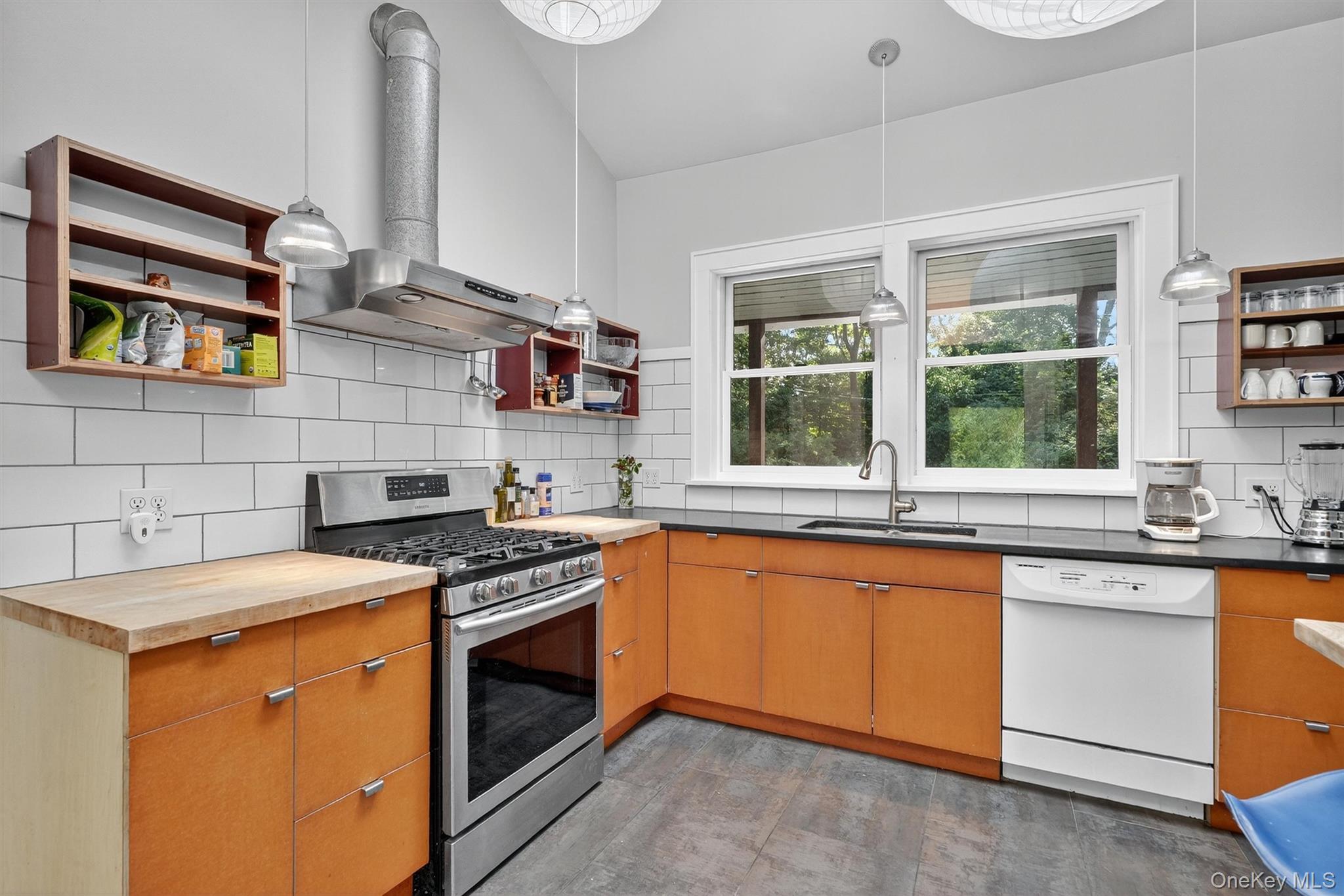 148 Teatown Road