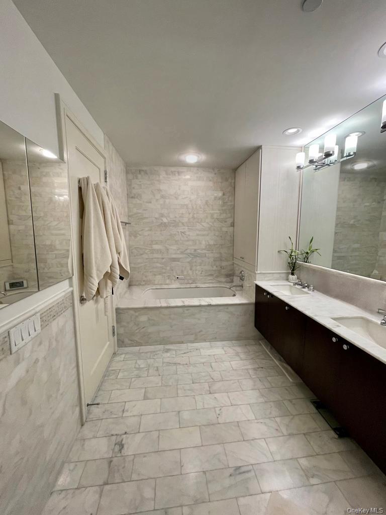 5 Renaissance Square Unit: PH6C