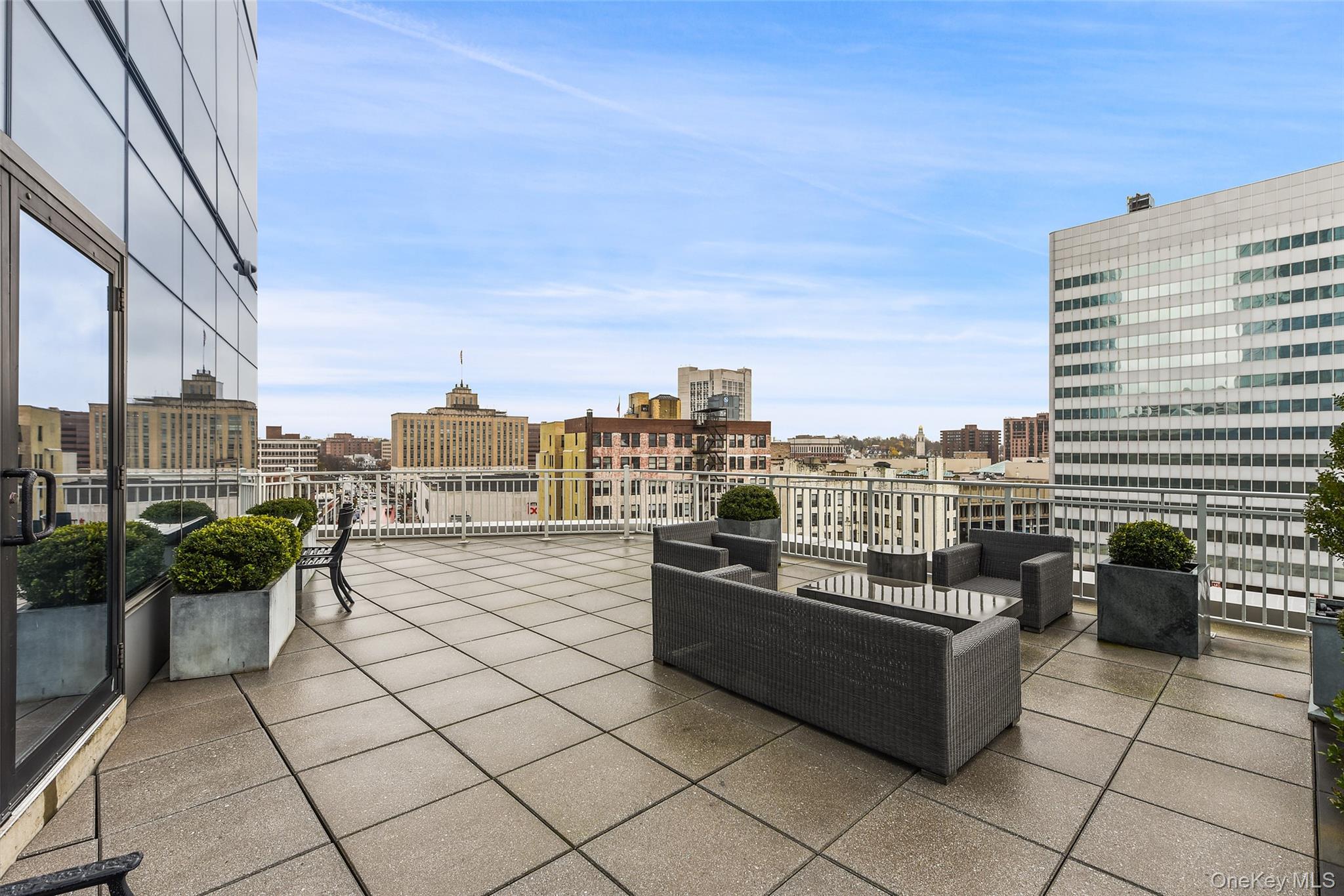 5 Renaissance Square Unit: 17C