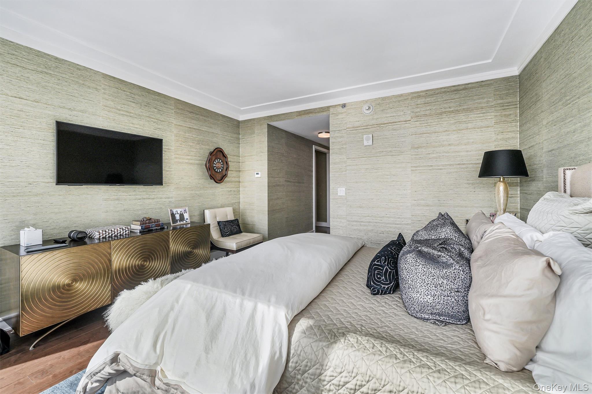 5 Renaissance Square Unit: 28E