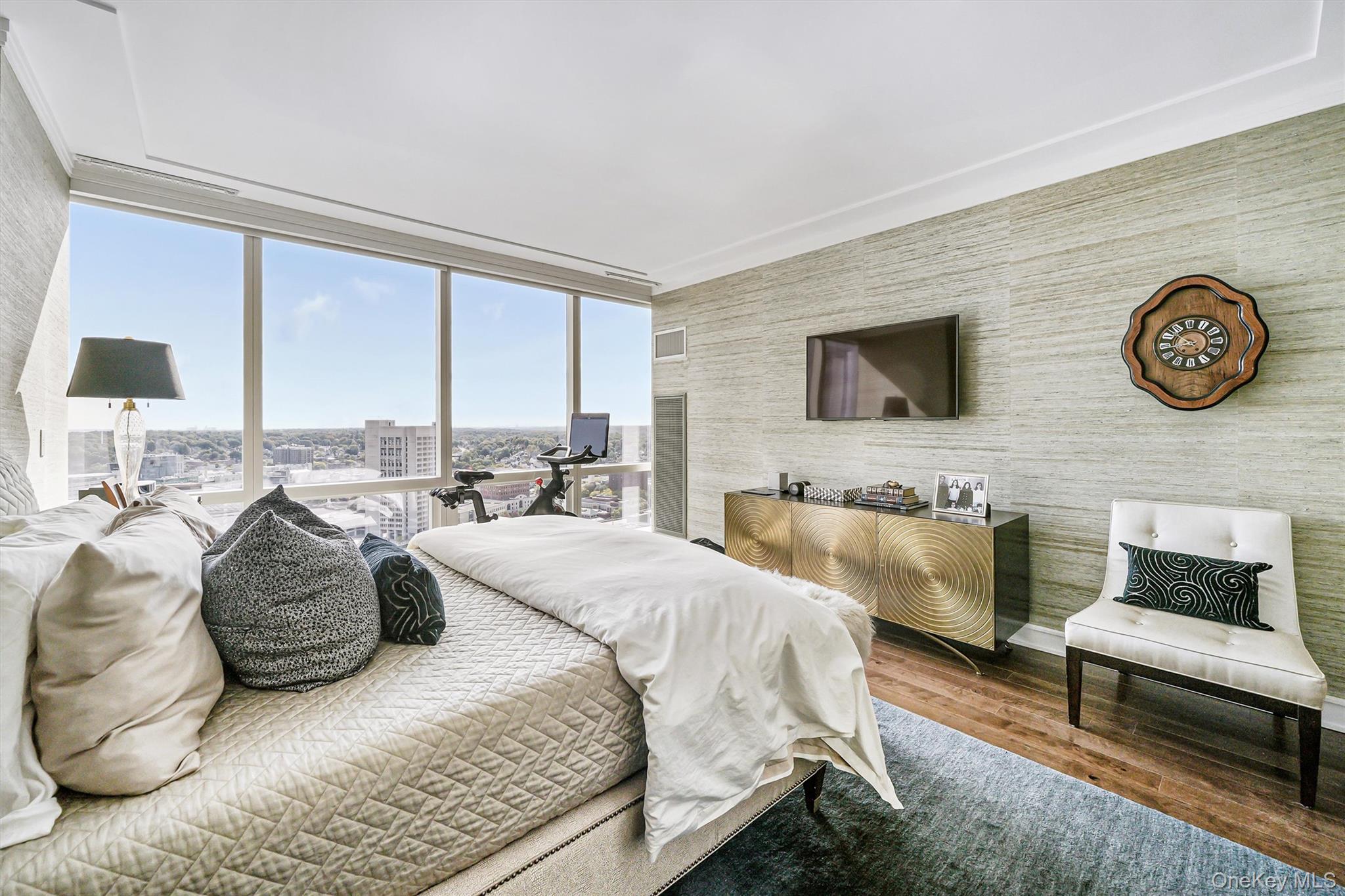 5 Renaissance Square Unit: 28E