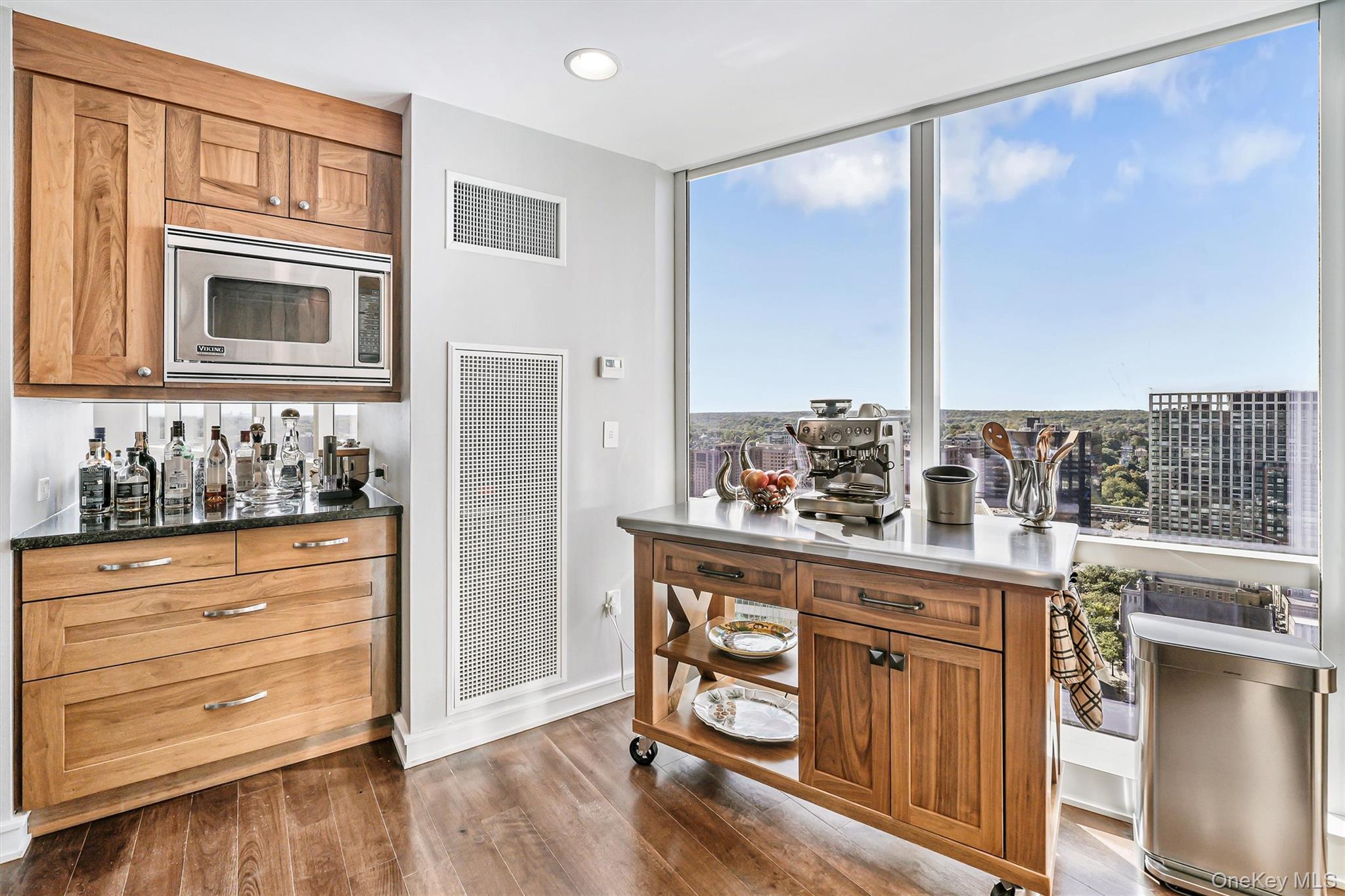 5 Renaissance Square Unit: 28E