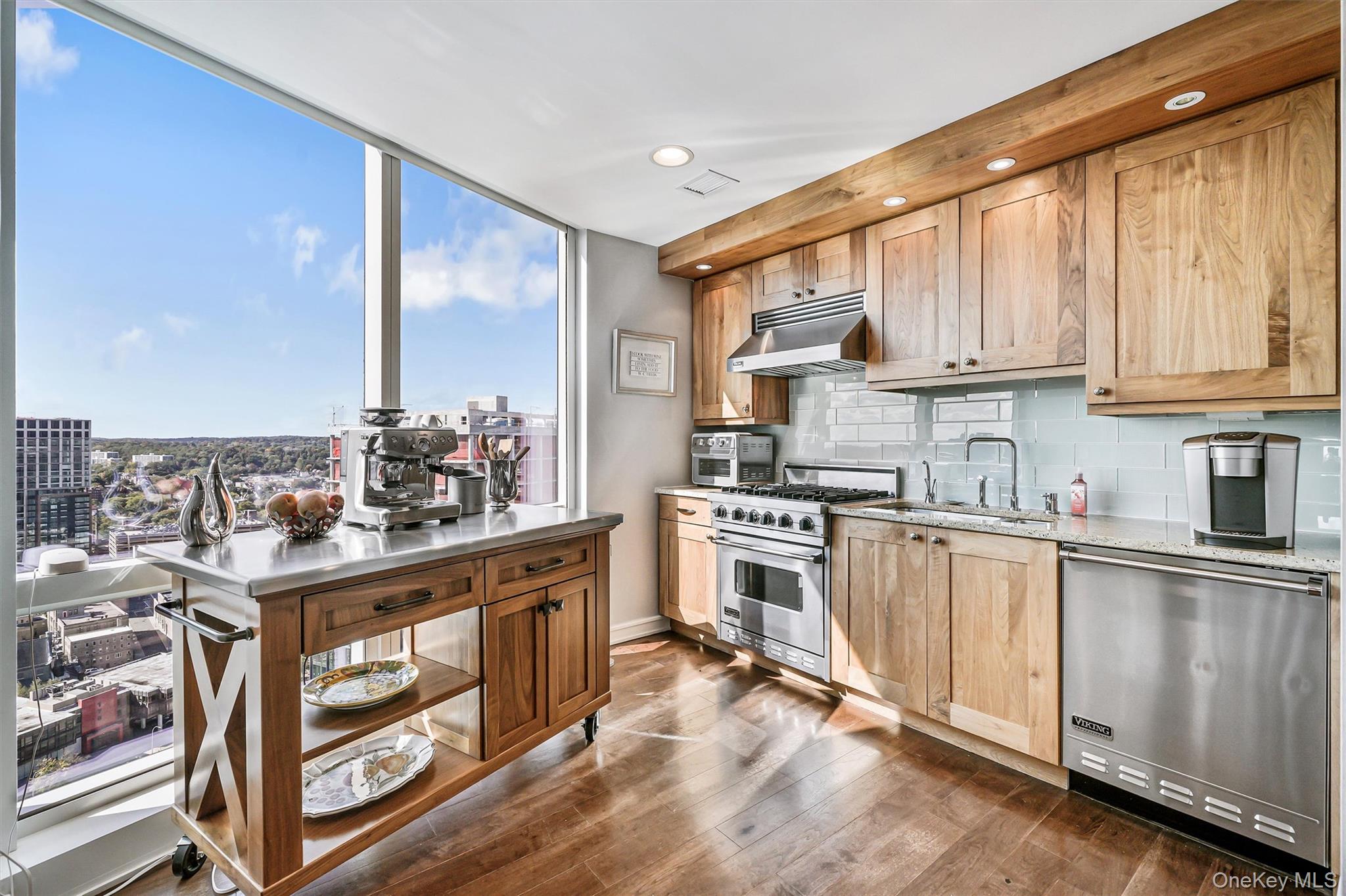 5 Renaissance Square Unit: 28E