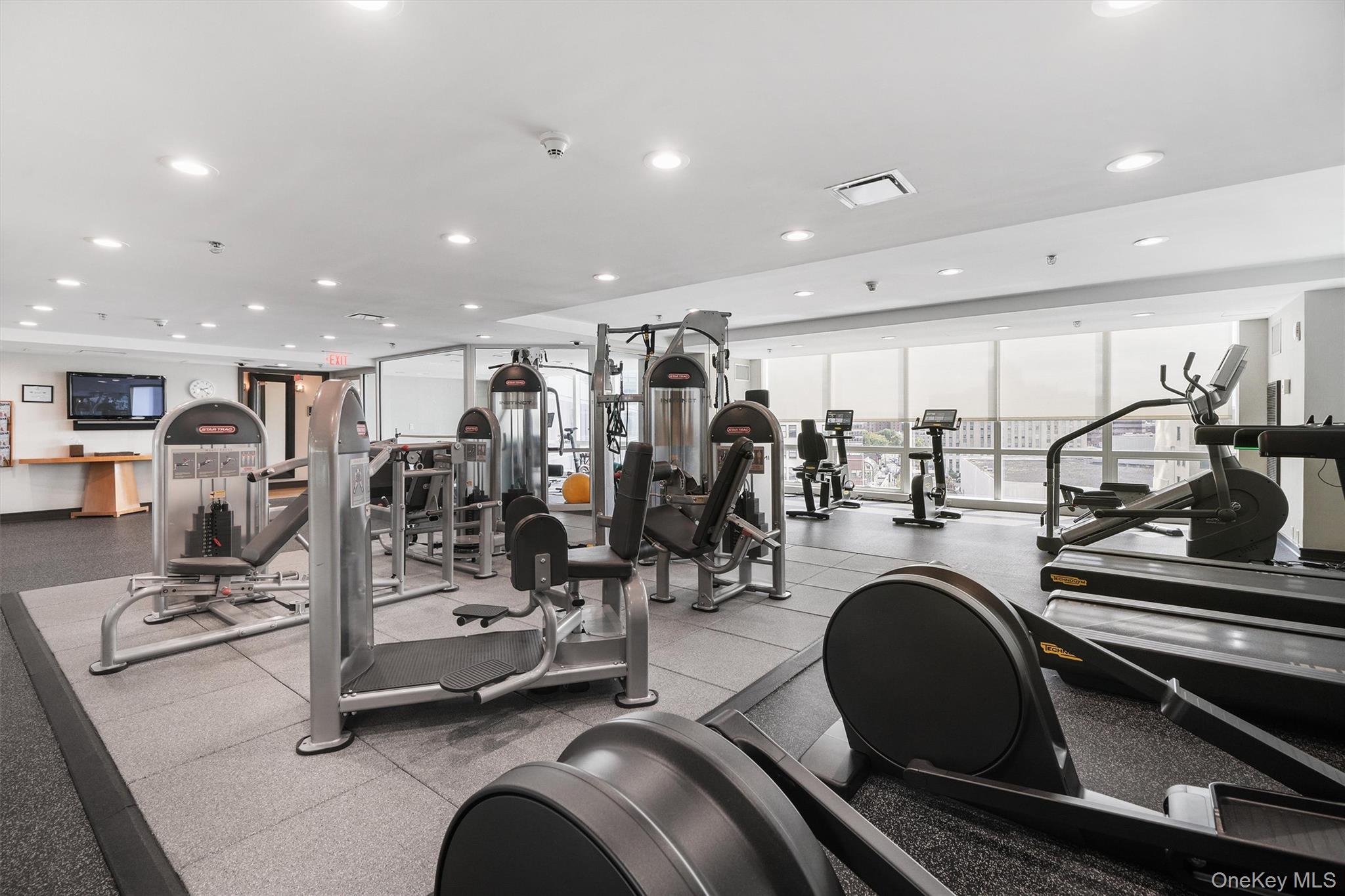 5 Renaissance Square Unit: 28E