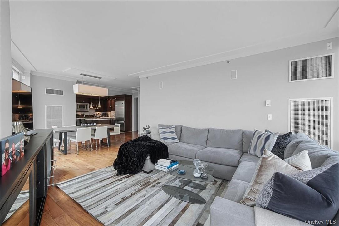 1 Renaissance Square Unit: 14D