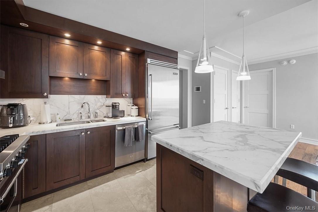 1 Renaissance Square Unit: 14D