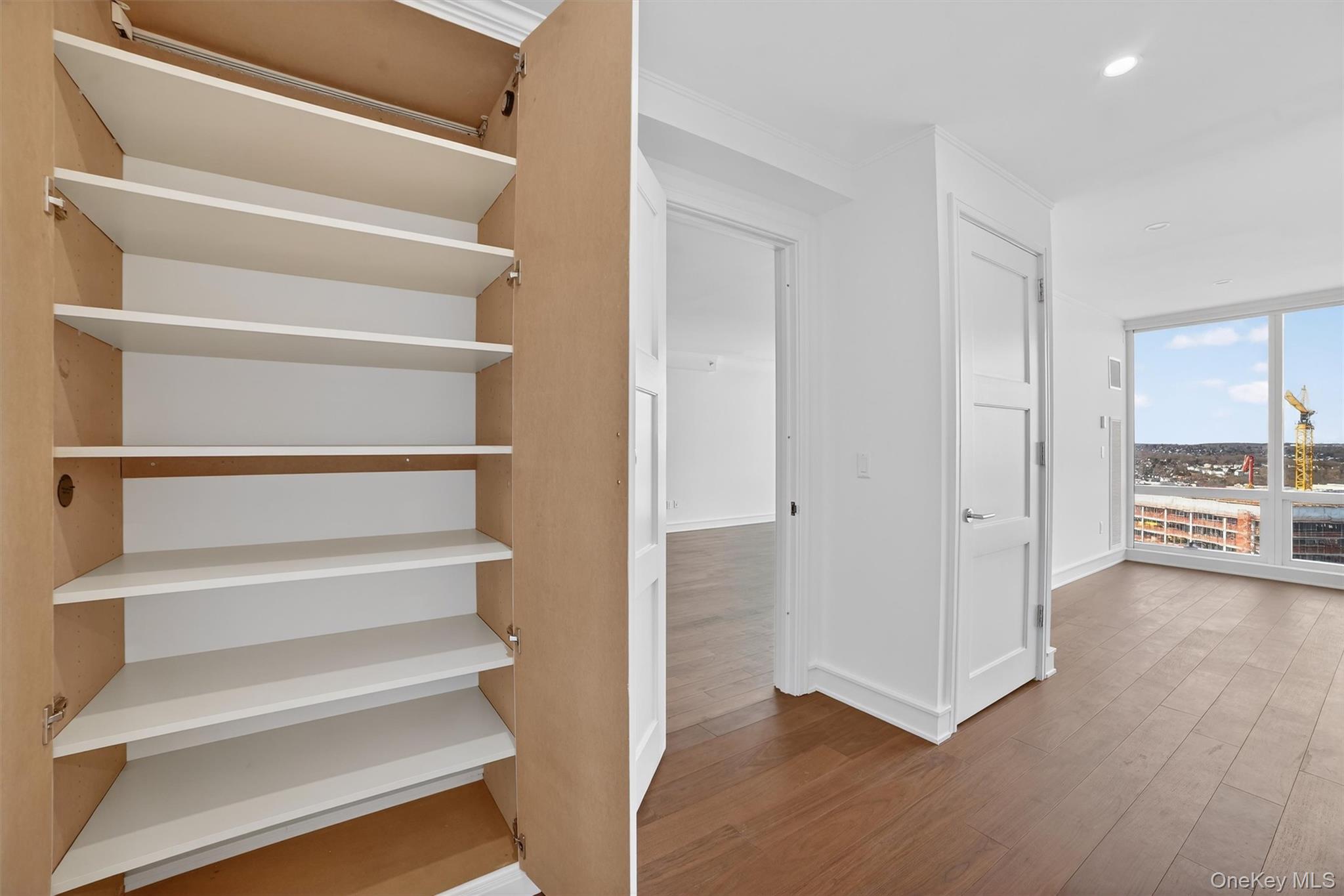 1 Renaissance Square