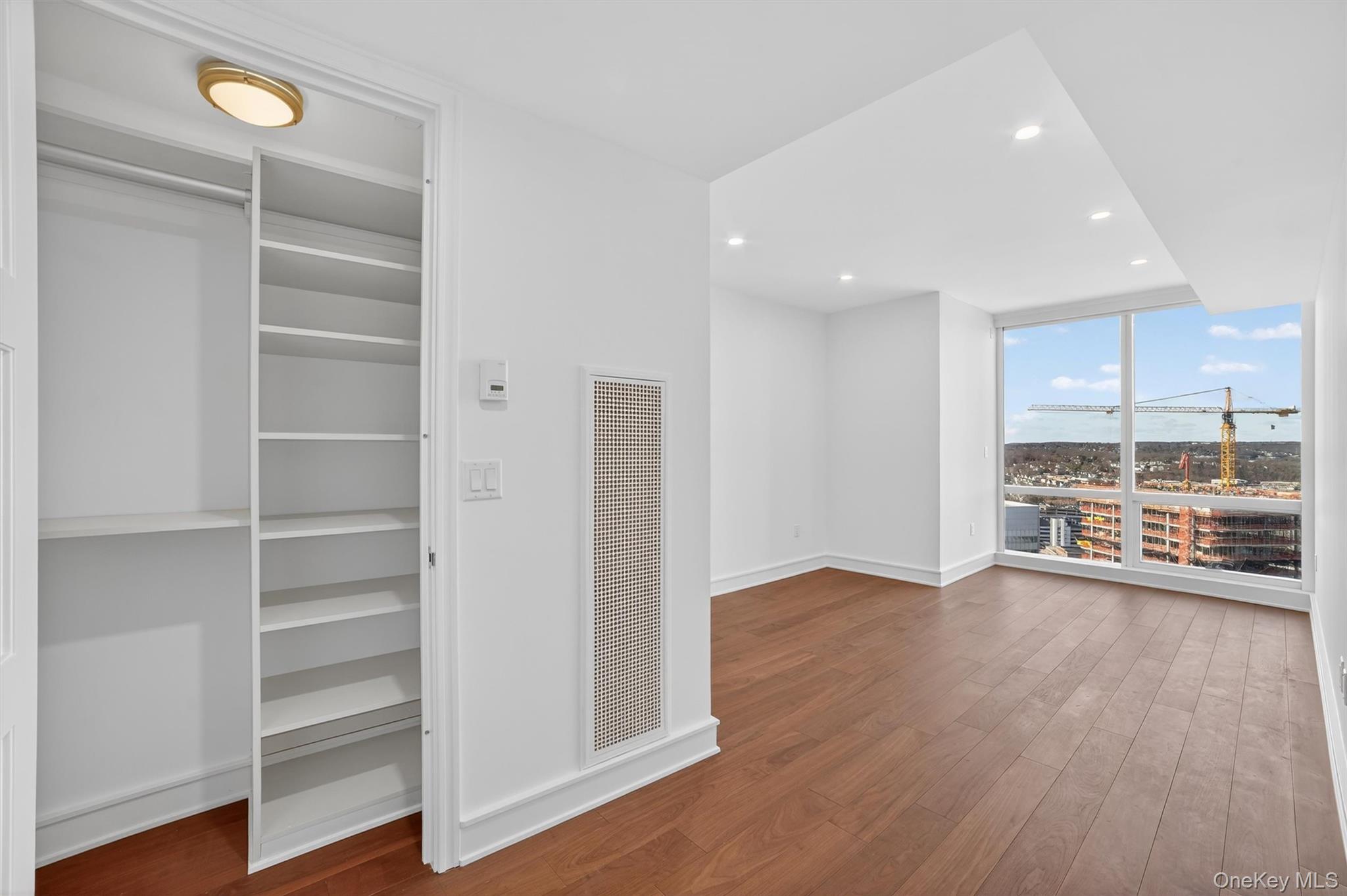 1 Renaissance Square